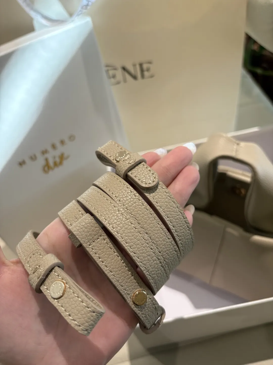 皮革 高 POLENE|波灵恩云朵包 Nu er 斜背包 輕便斜挎款(數字9) 皮革 高 POLENE|波灵恩云朵包 Nu er 斜背包 輕便斜挎款(數字9)