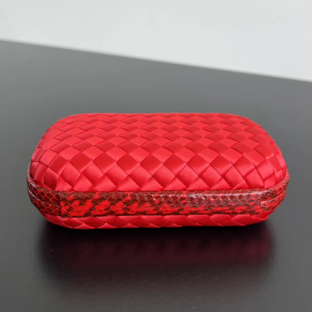 Bottega Veneta 化妆包 便携收纳款