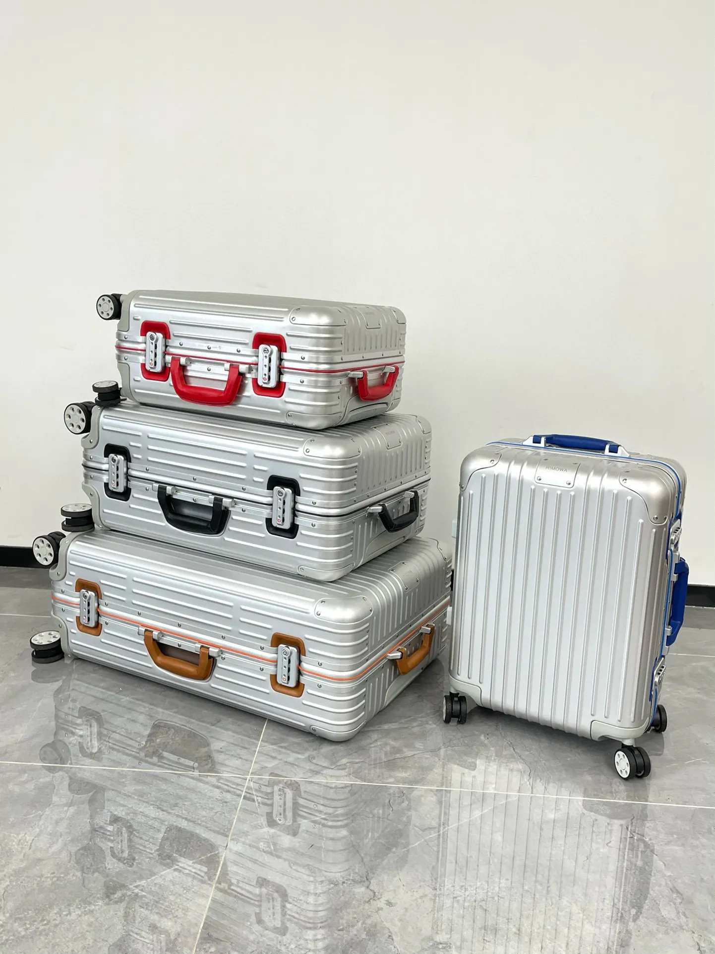 色款式 行李箱 旅行拉杆款 轻便出行款