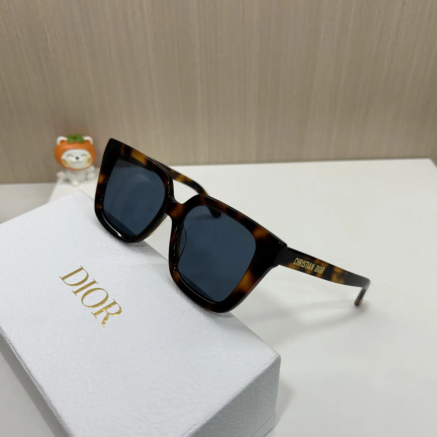 Dior 黑白方框太阳镜 个性遮阳款