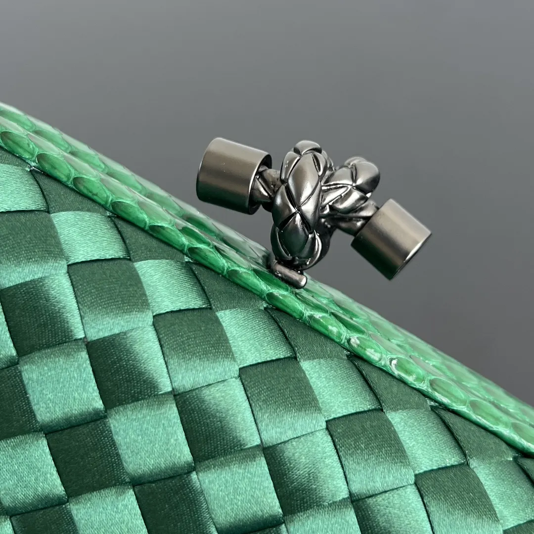 Bottega Veneta 化妝包 便携收納款