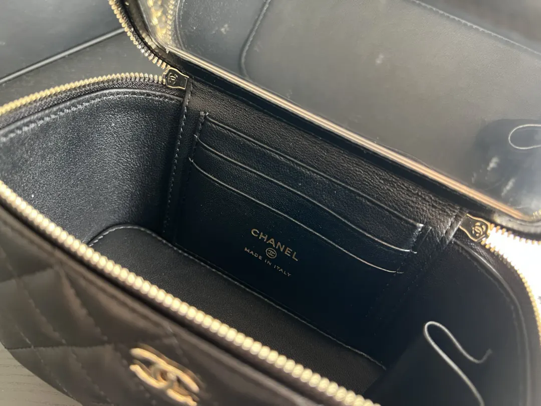 Chanel 19 Bag 黑色羊皮菱格链条包
