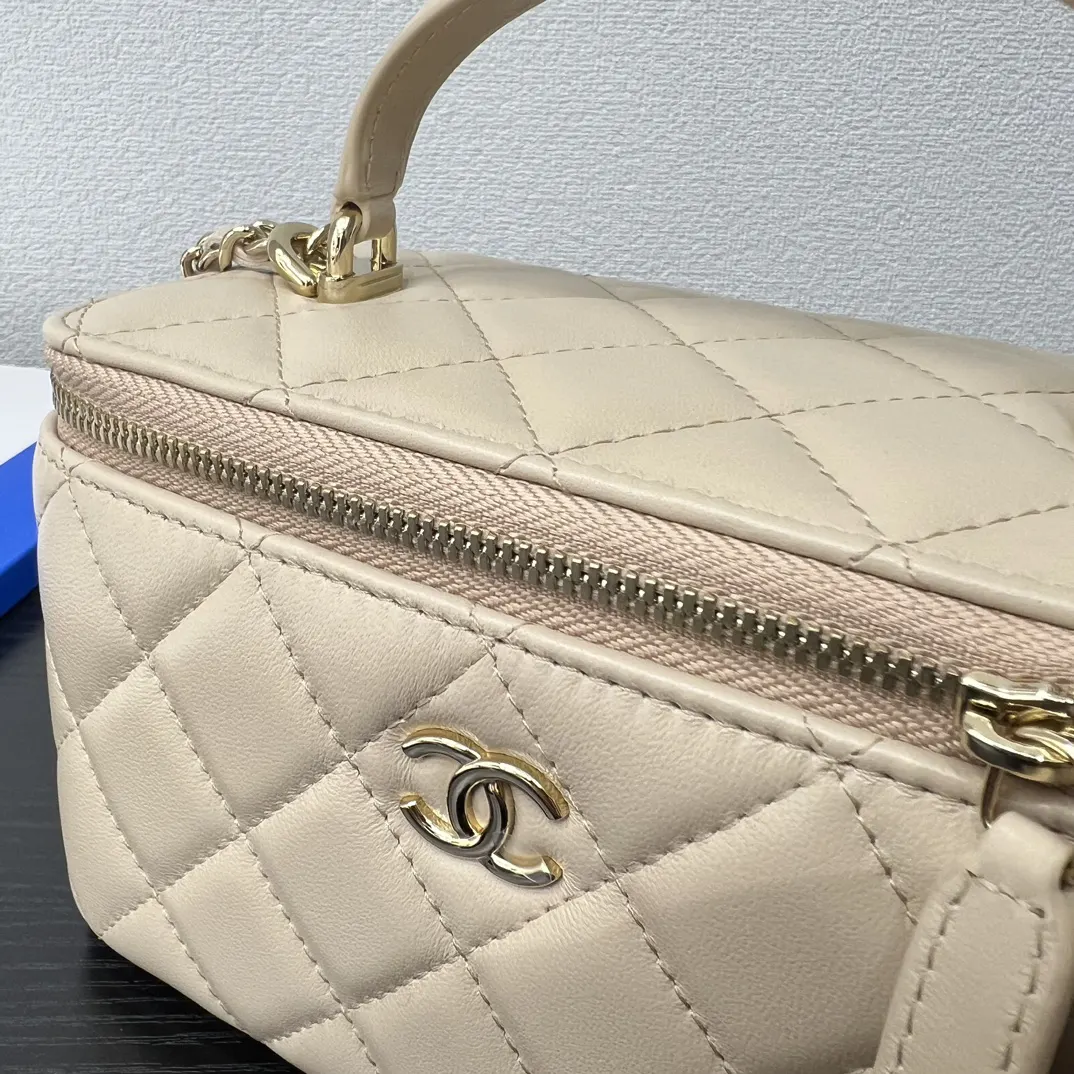 Chanel 19 米色 皮革 菱格絎縫 鏈條包