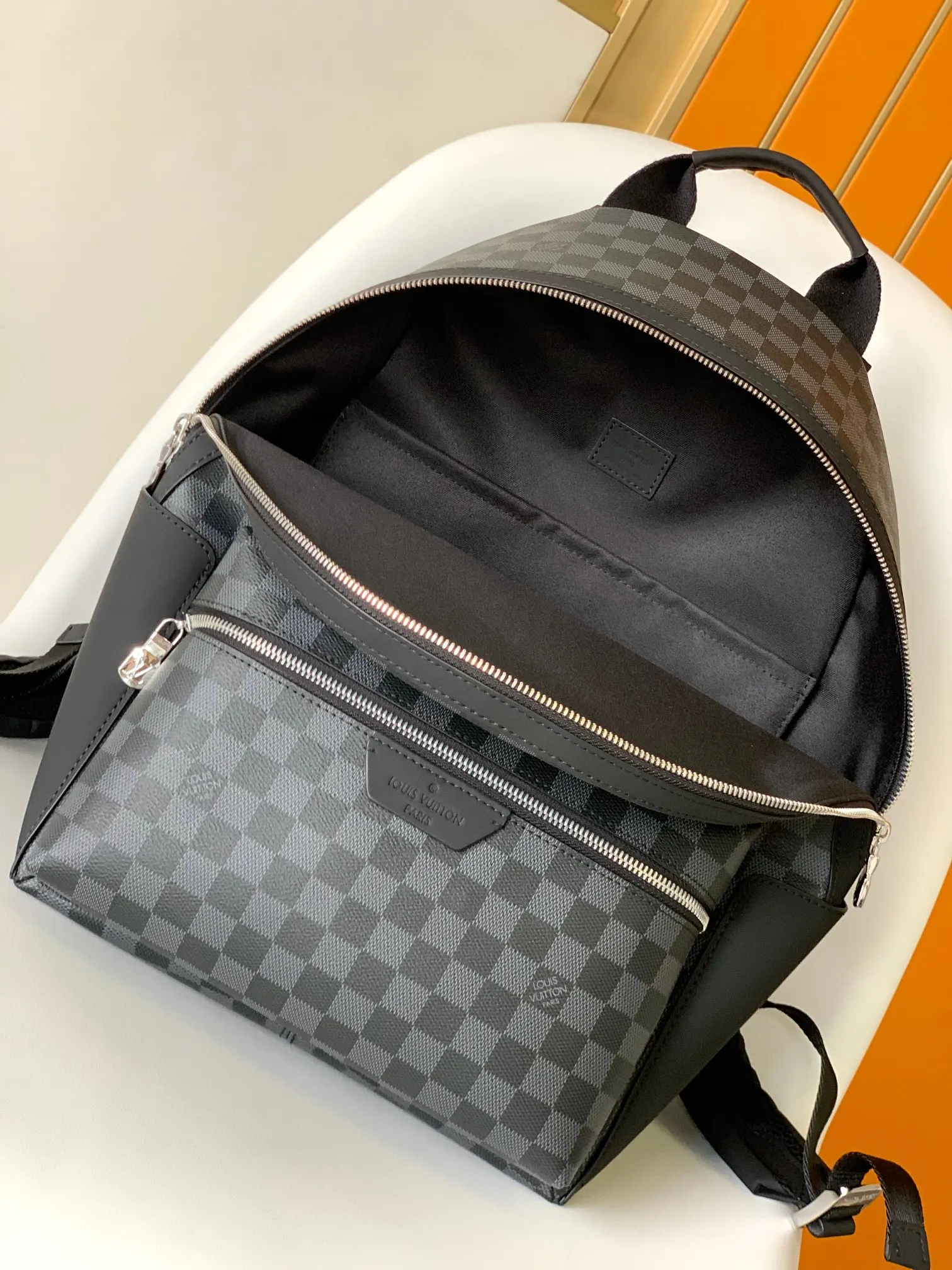 LV 牛皮 黑格 DISCOVE 双肩包 实用双肩款