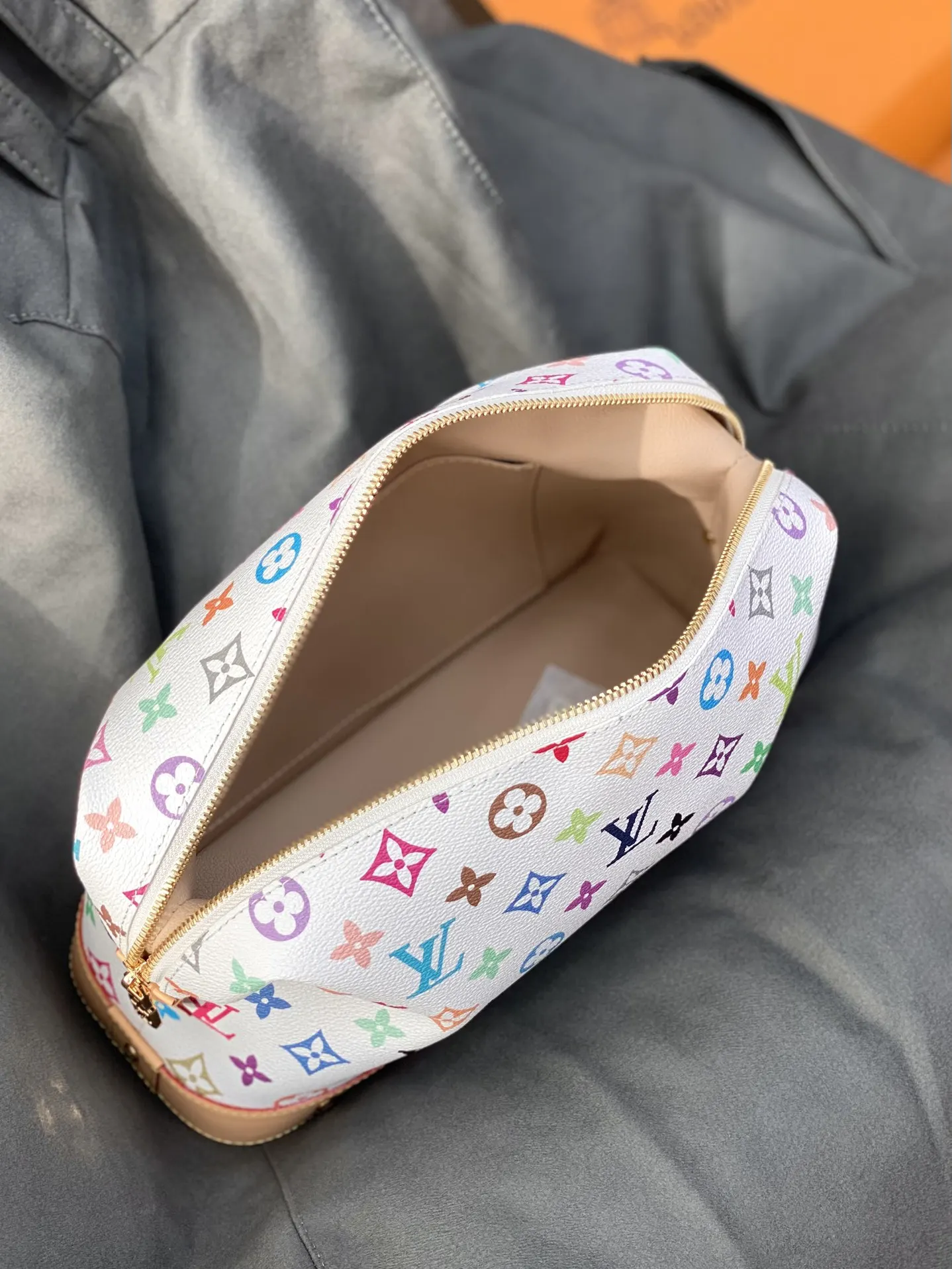 牛皮 白彩 化妝包 便携收納款