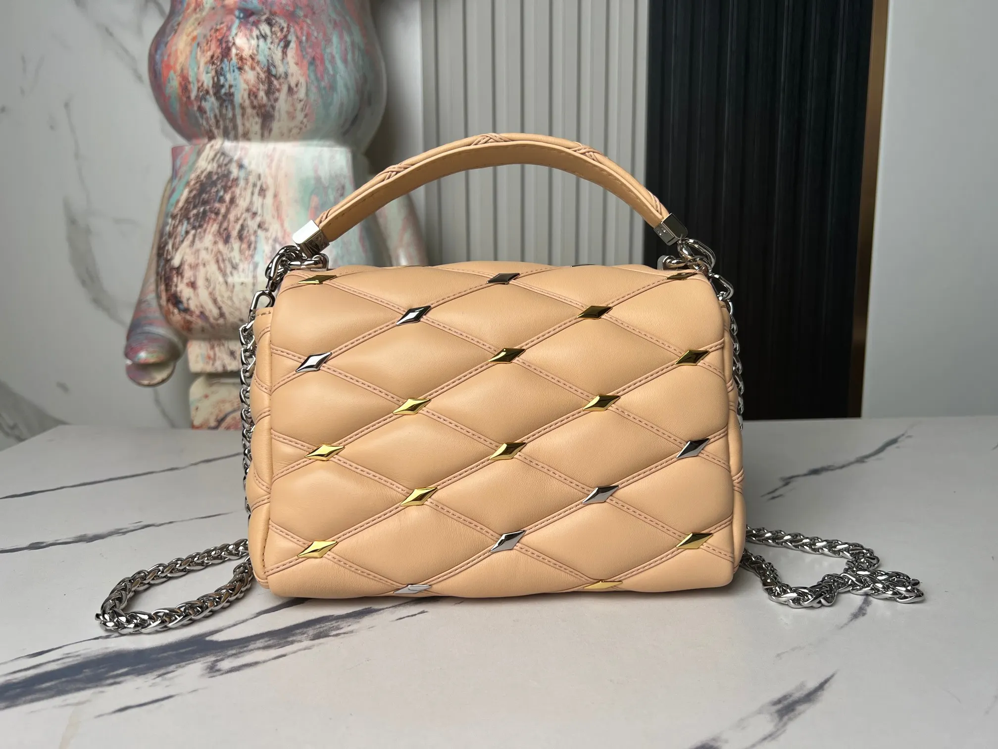 LV 杏色 羊皮 鏈條包 精致鏈條款