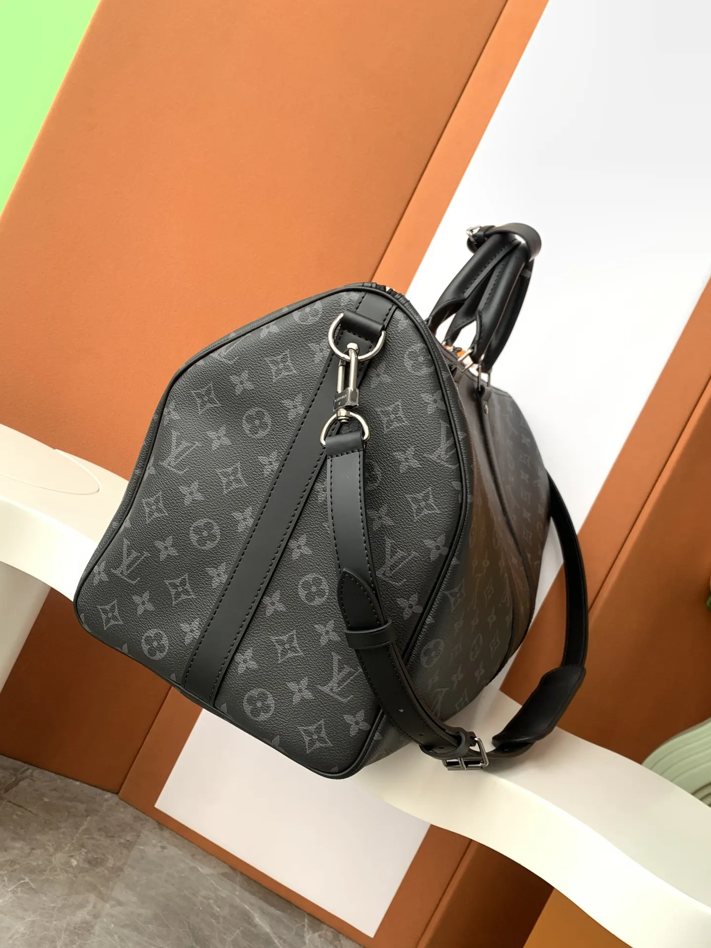 LV travel bag, large-capacity travel model Image 2 LV travel bag, large-capacity travel model Image 2
