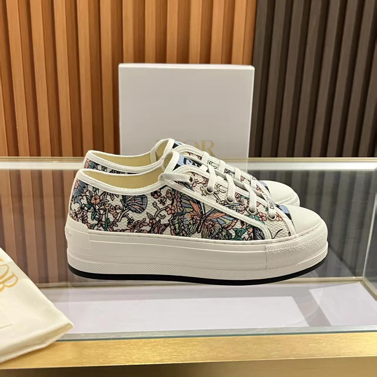 Dior 运动鞋(數字3) Dior 运动鞋(數字3)