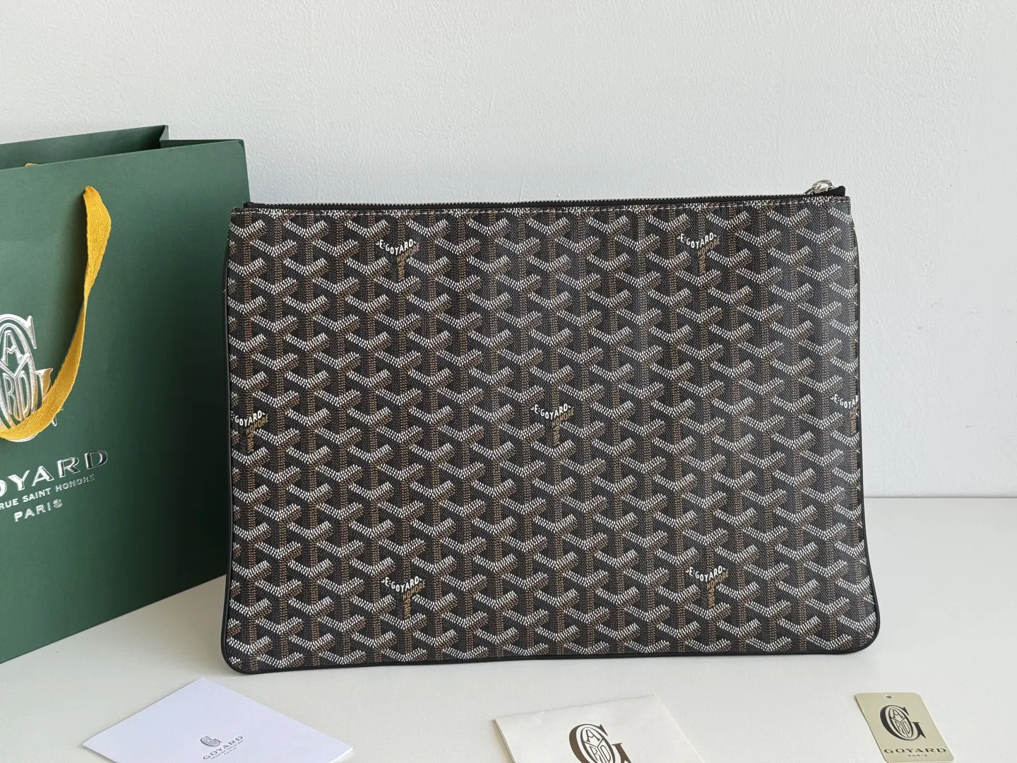 Goyard 牛皮 戈雅 手拿包MGM尺寸同A 纸大小 可用作 精致手拿款