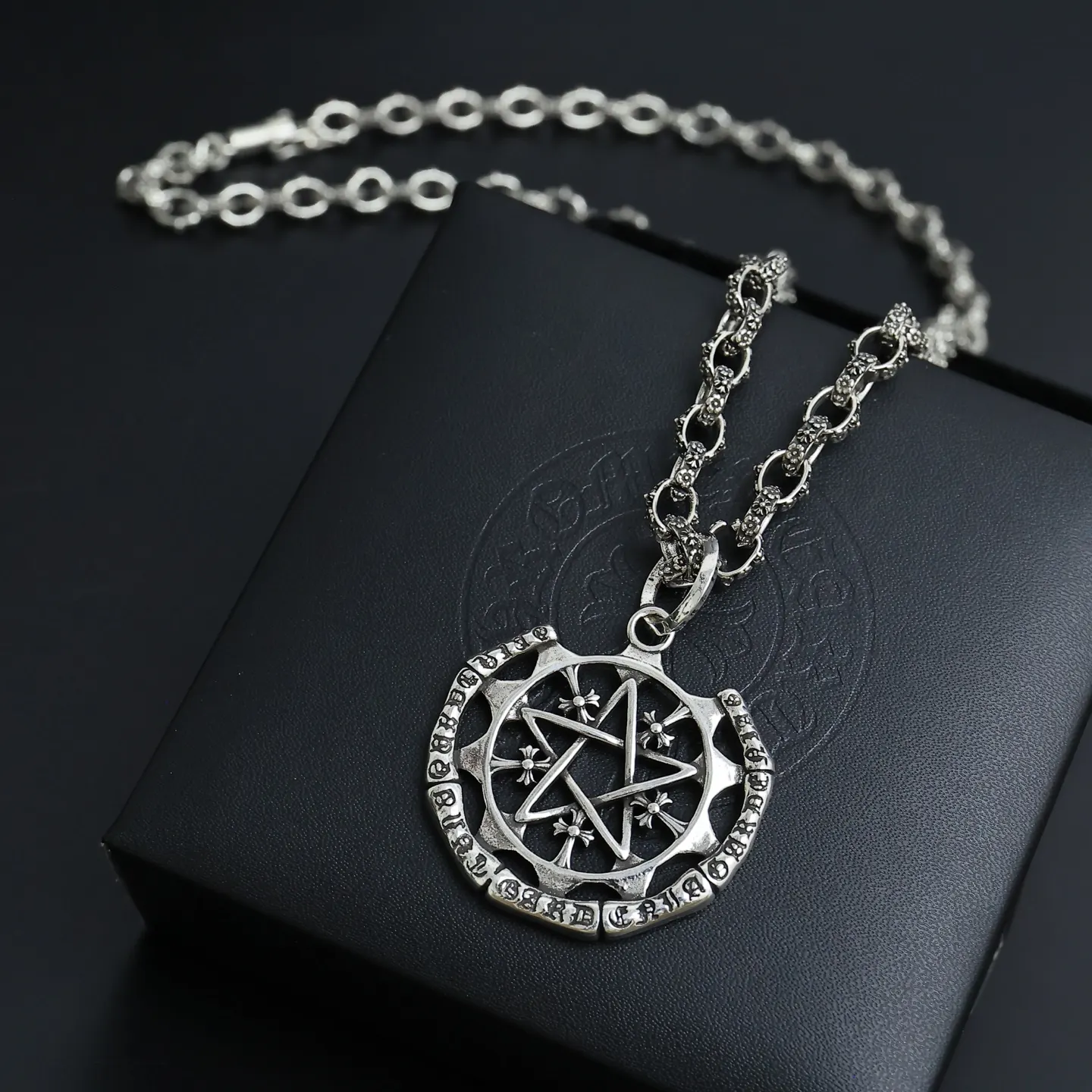 Chrome Hearts 項鍊 精致锁骨链款