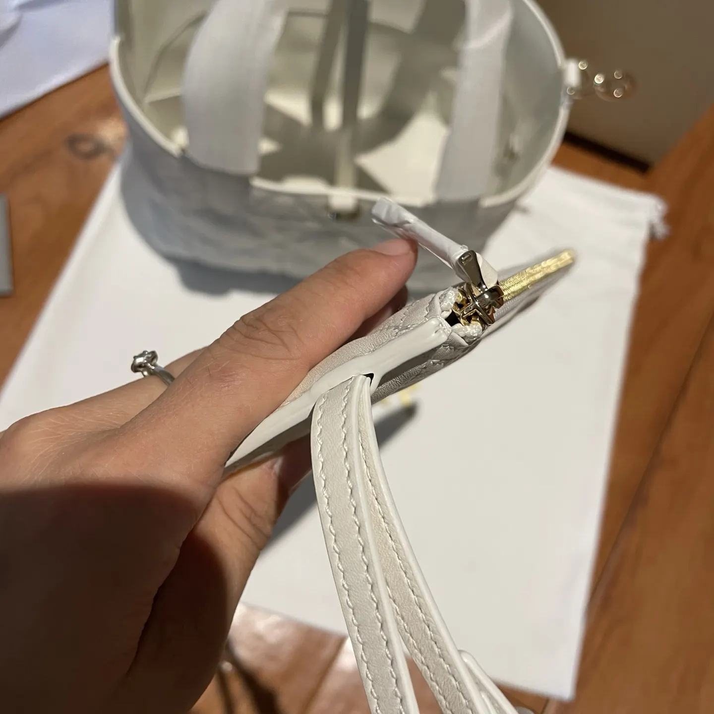 Dior 白色 奶白 牛皮 水桶包 休閒水桶款