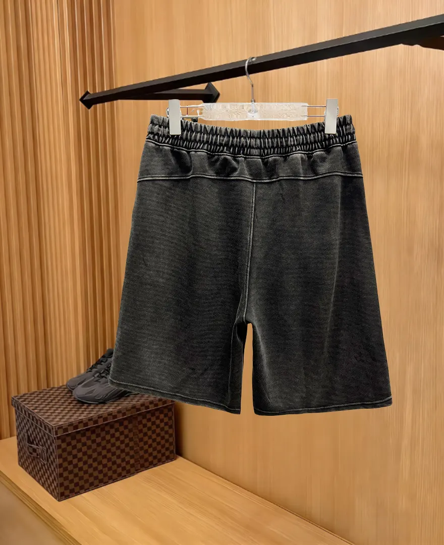 PRADA 短裤 休闲宽松款