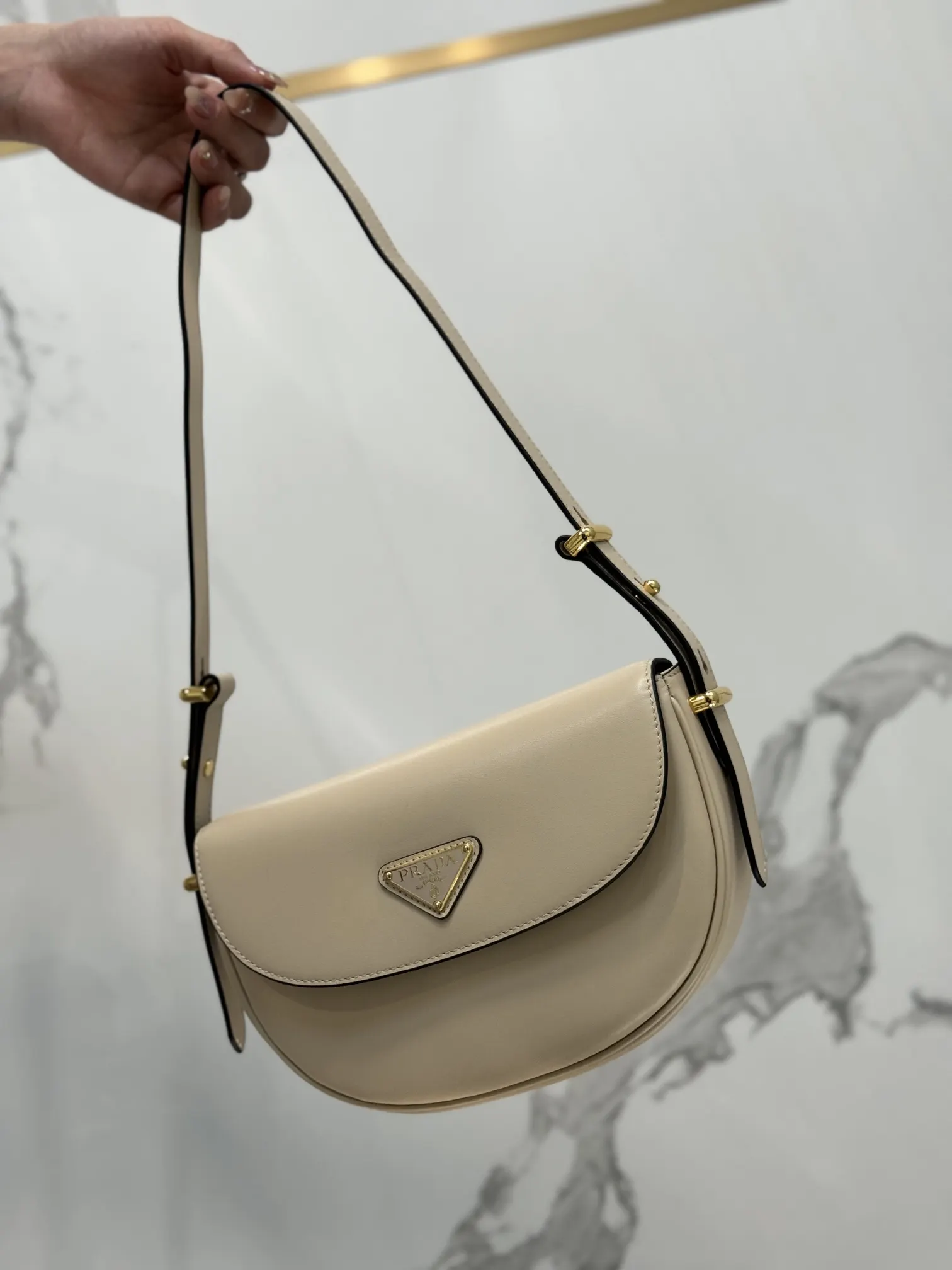 Prada 牛皮 羊皮 斜挎包