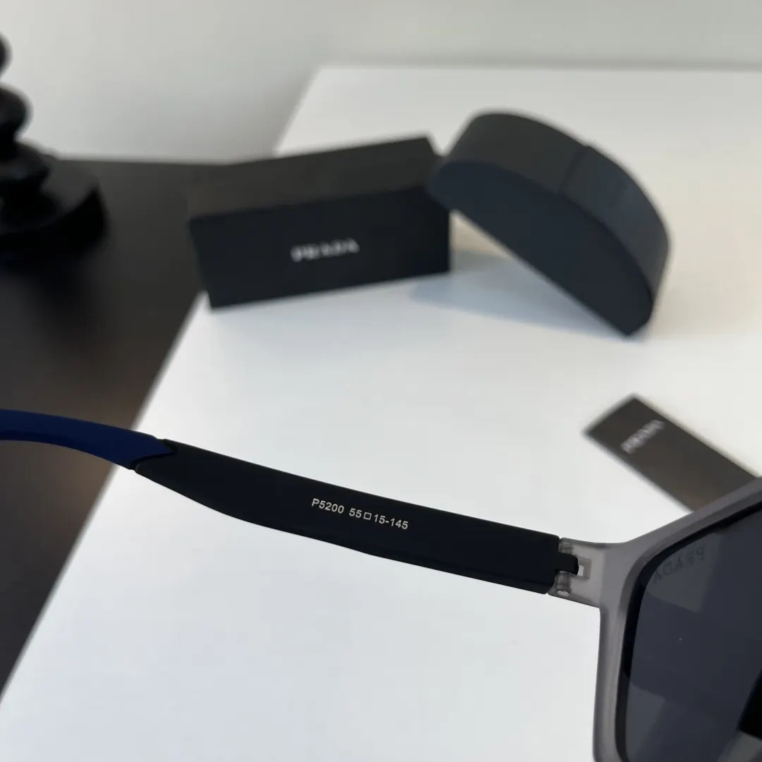 PRADA 太阳眼镜 时尚遮阳款