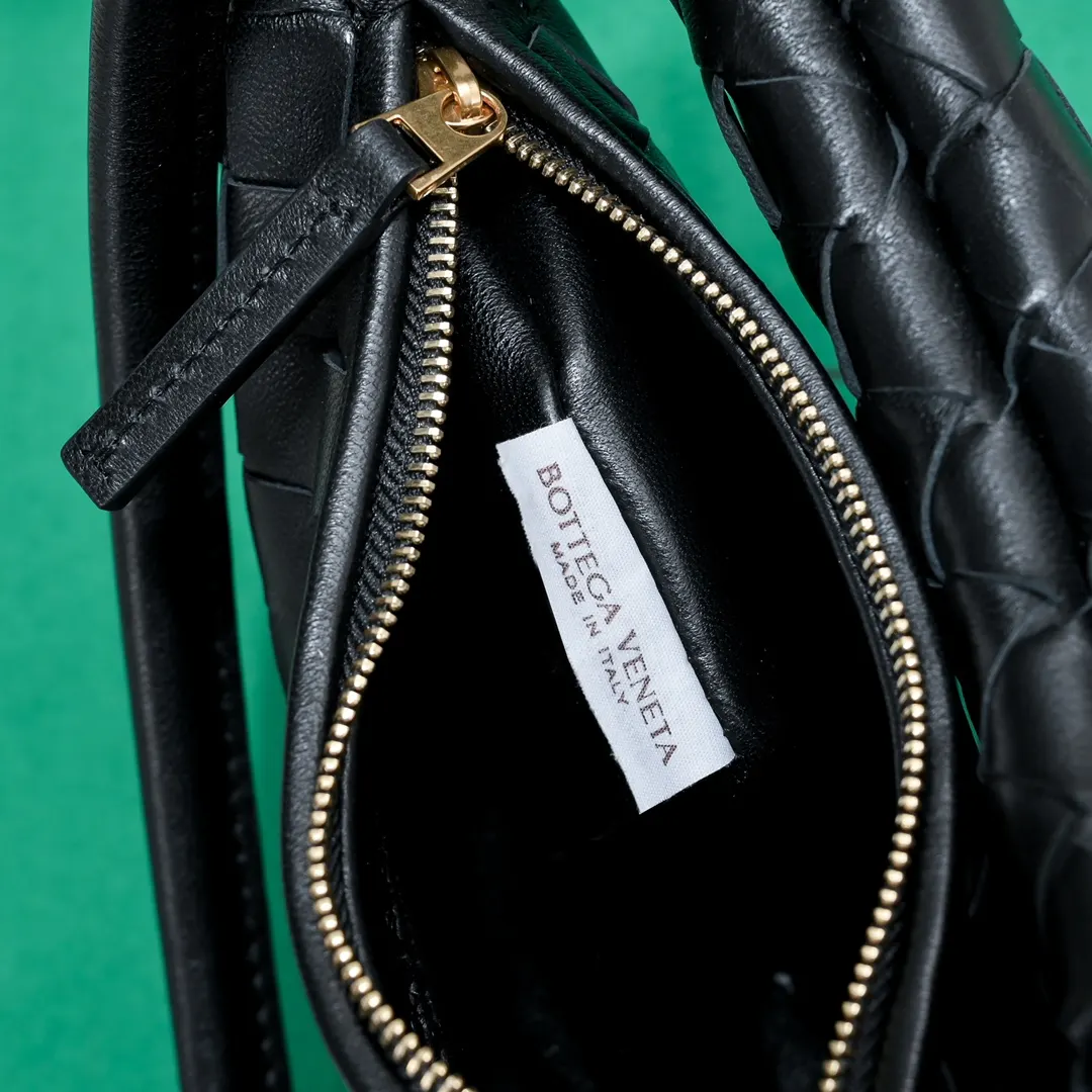 Bottega Veneta 羊皮 手拿包 精致手拿款