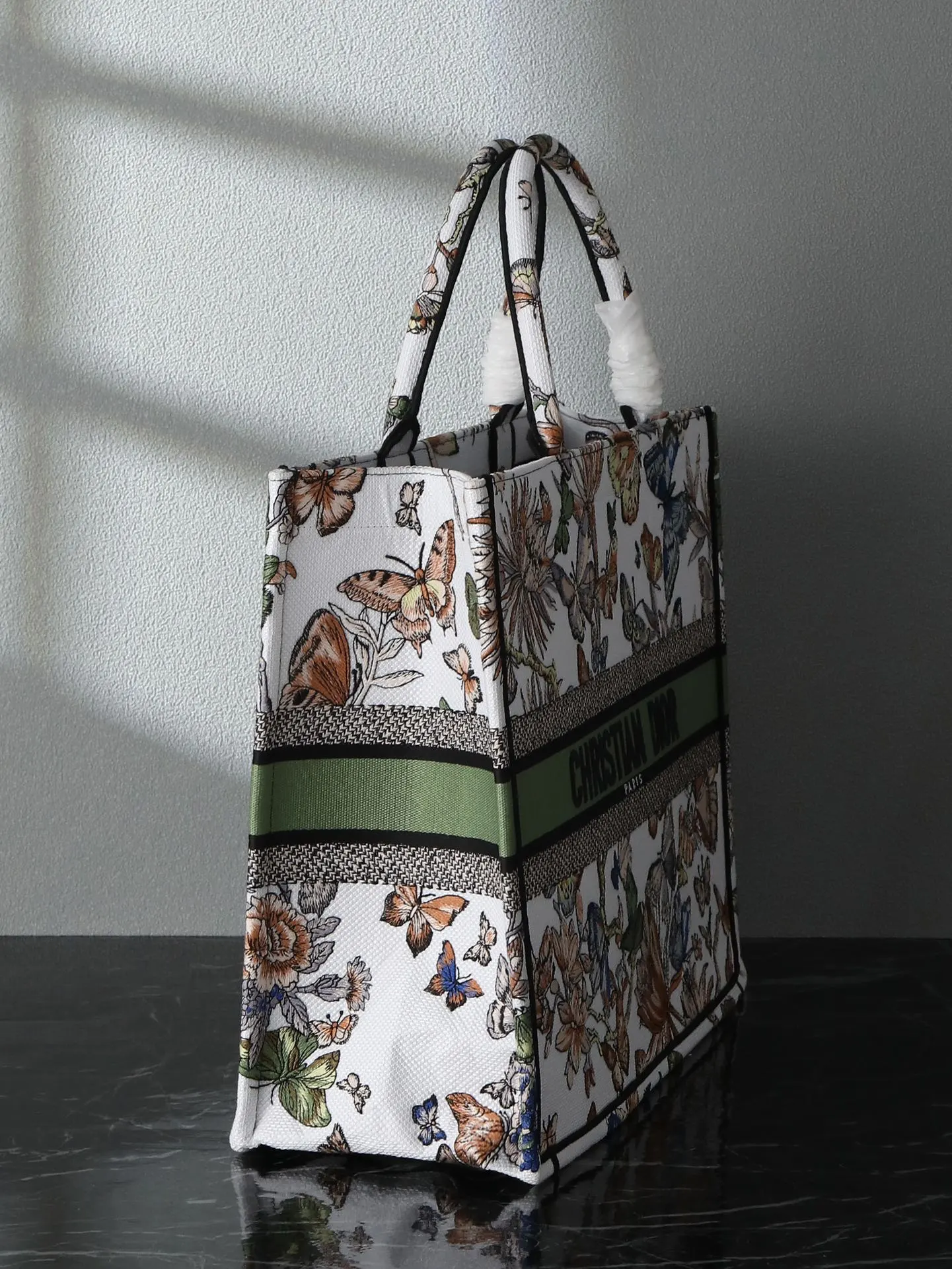 Book Tote 可收纳各种日常用品 全新演绎Baye图案混合效果D 托特包 大容量托特款
