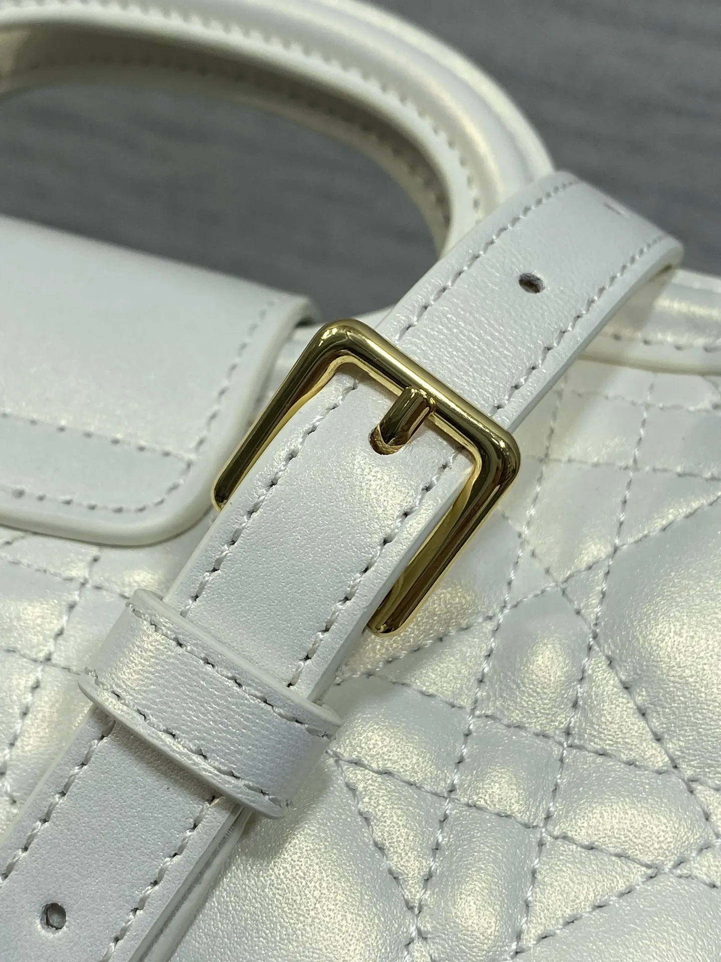 Dior 白色藤格链条包 手提斜挎