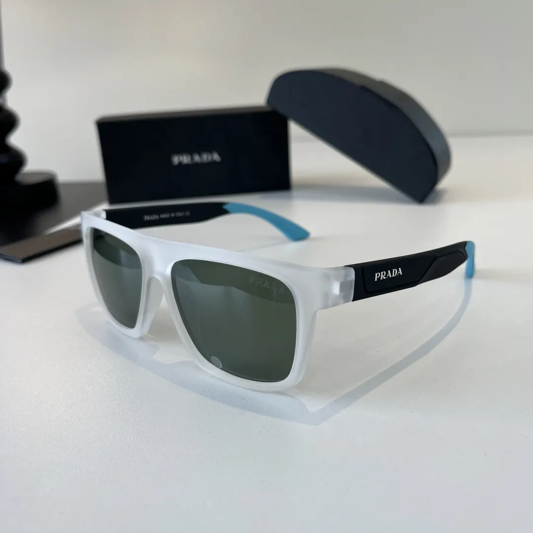 PRADA 太阳眼镜 时尚遮阳款