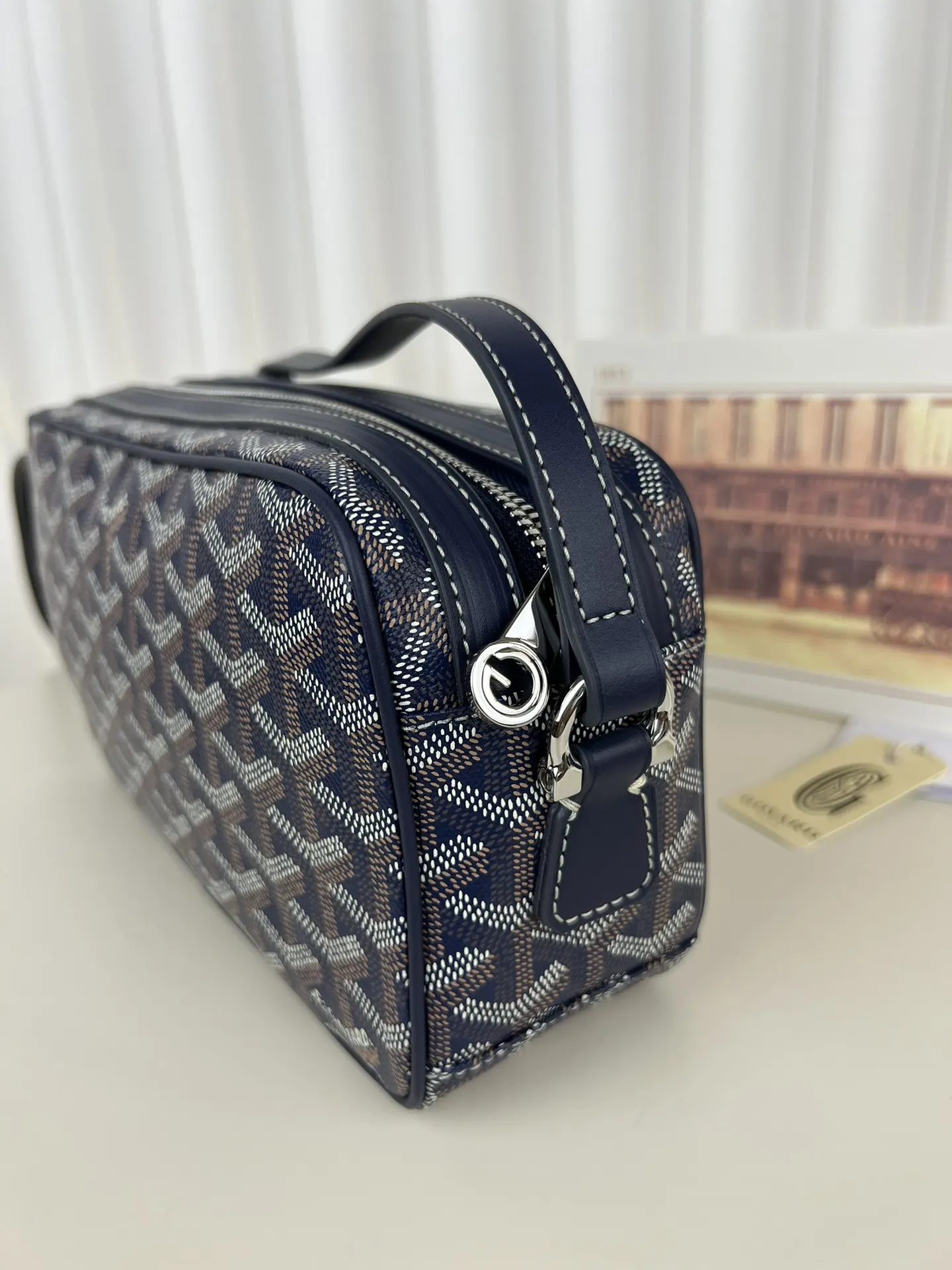 Goyard 戈雅 CapVert 相机包 ☼ 既高颜值又 斜背包 輕便斜挎款(數字9) Goyard 戈雅 CapVert 相机包 ☼ 既高颜值又 斜背包 輕便斜挎款(數字9)
