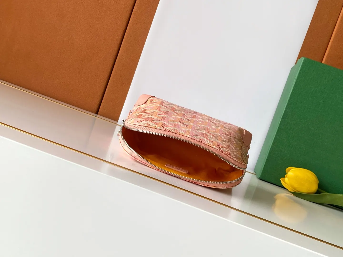 Goyard VENDOME 化妆包内衬防水棉质里料 堪称理想的化 行李箱 旅行拉杆款 轻便出行款