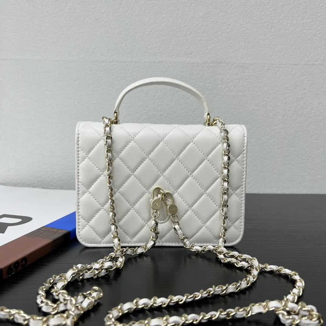 Chanel 白色 皮革 菱格绗缝 手提包