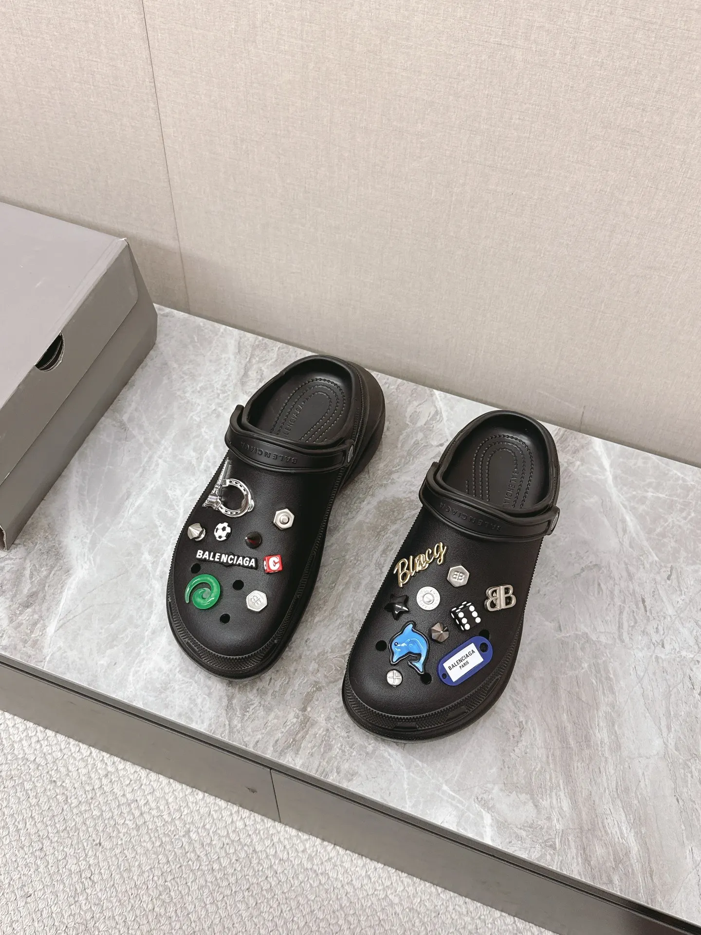 Balenciaga 金扣 运动鞋