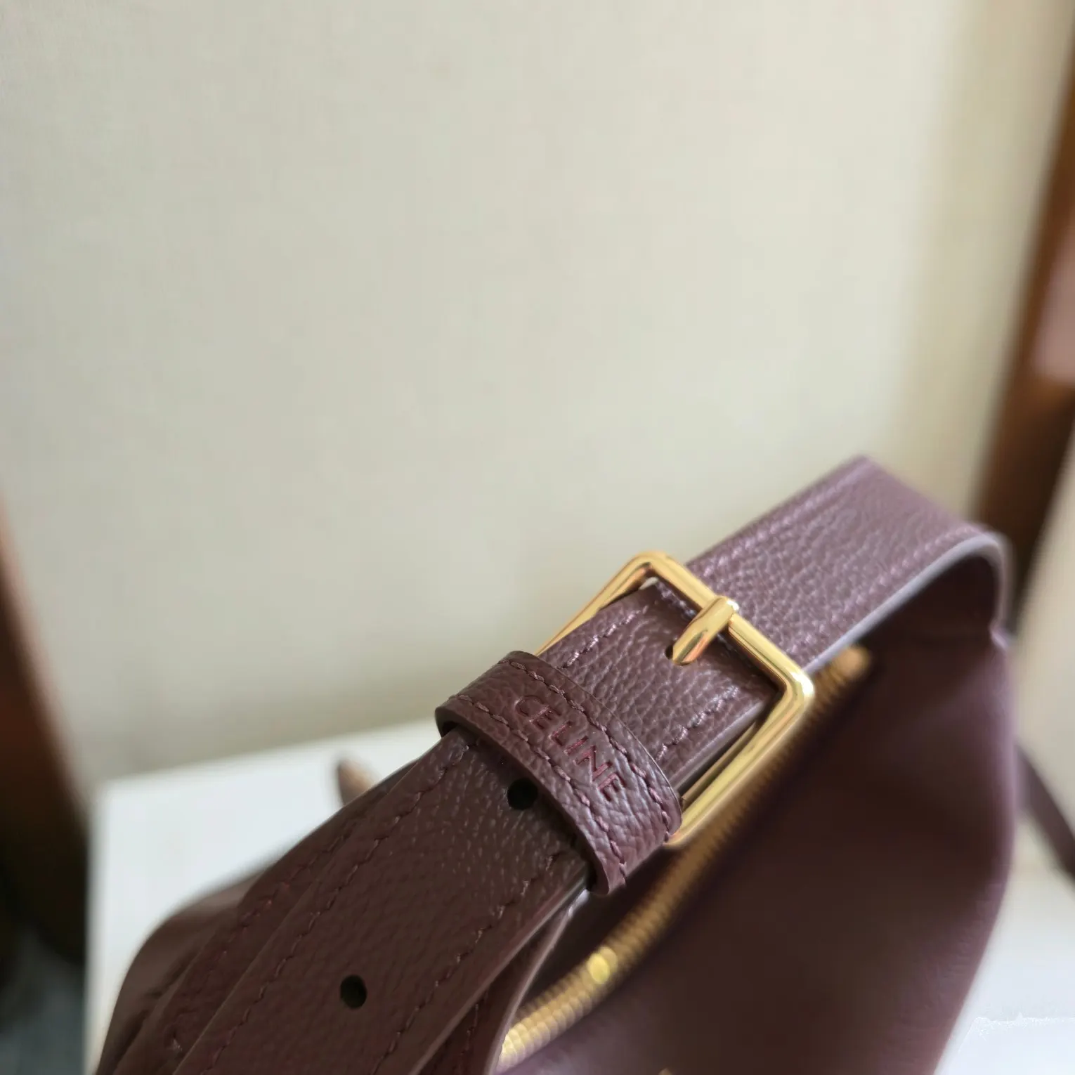 Crossbody Bag Commuter Lightweight Leather Image 8 Crossbody Bag Commuter Lightweight Leather Image 8