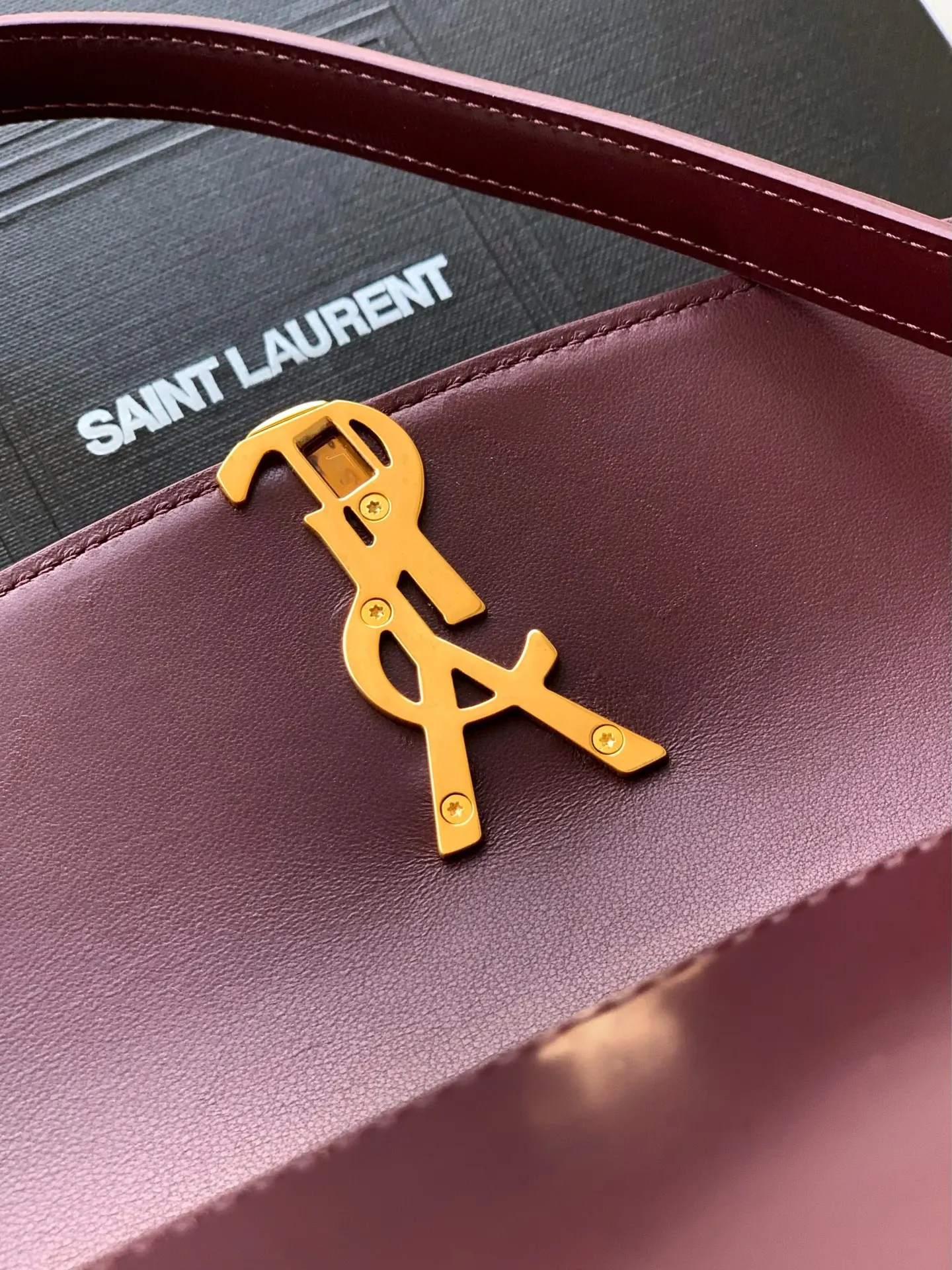 YSL 羊皮 復古新风尚 优雅知性大方的一款百搭包包 單肩包 日常單肩背款
