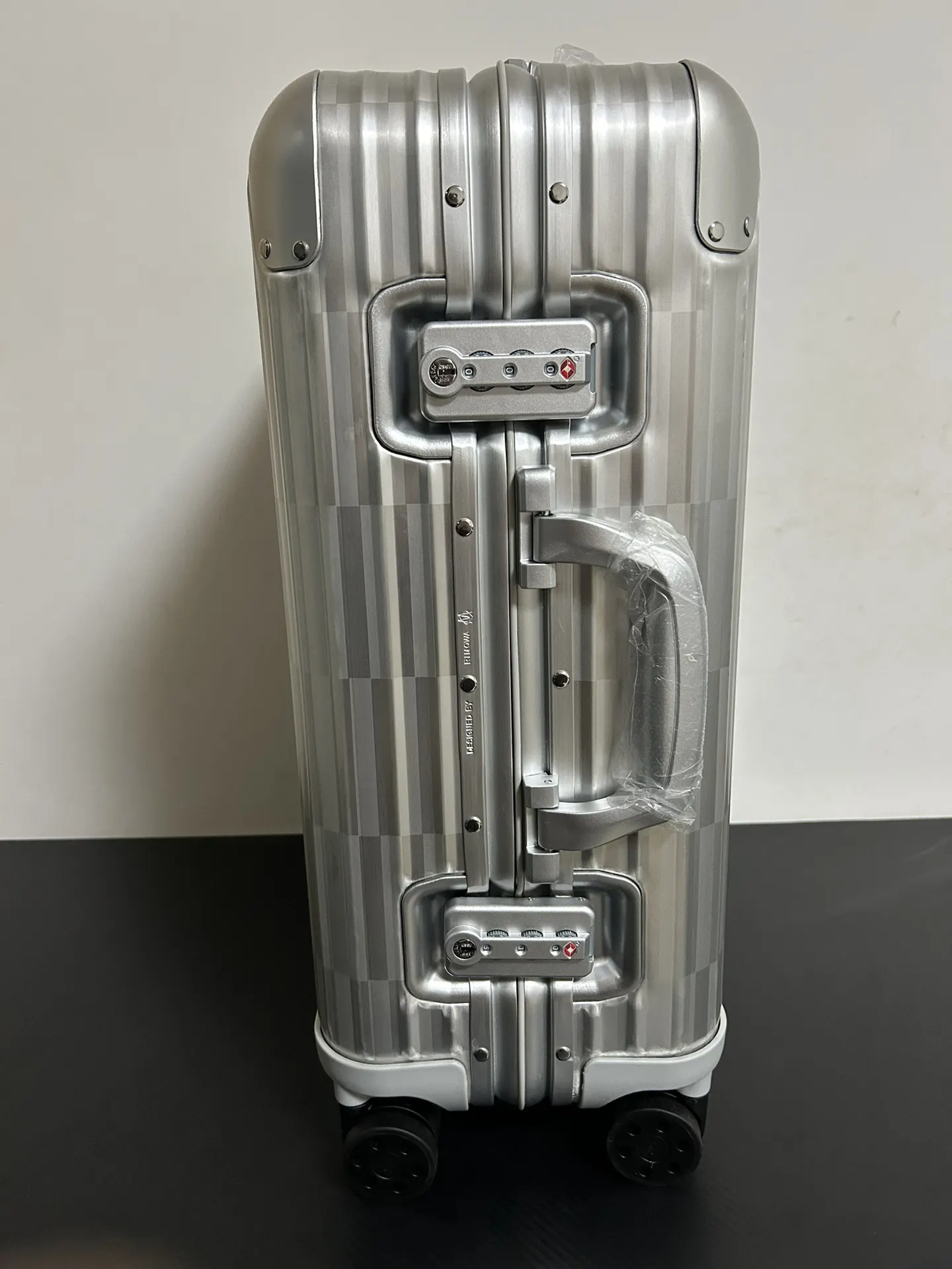 RIMOWA 全球限量 只的 Optica 行李箱 旅行拉杆款 輕便出行款