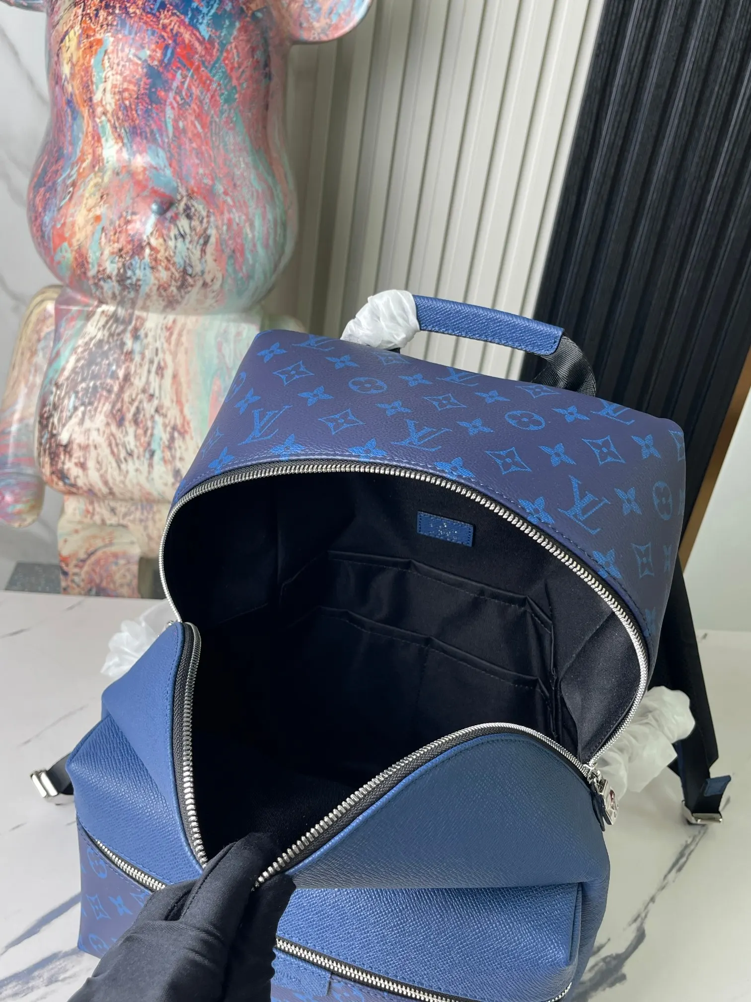 帆布 光泽外层包裹两个内袋和一个 内袋 两条可调节皮質肩带 雙肩包 实用雙肩款(數字9) 帆布 光泽外层包裹两个内袋和一个 内袋 两条可调节皮質肩带 雙肩包 实用雙肩款(數字9)