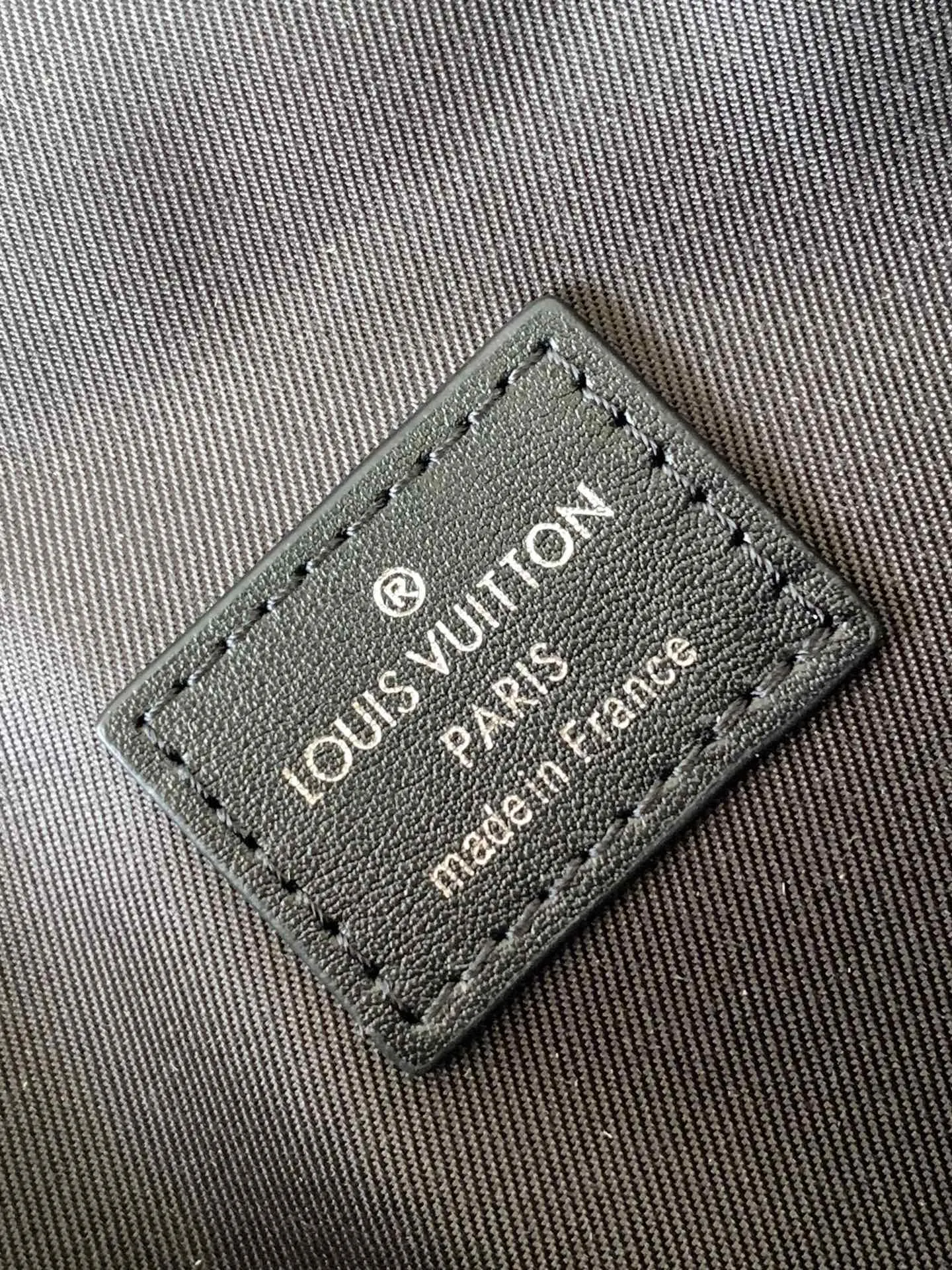 LV chain bag, shoulder crossbody model Image 9 LV chain bag, shoulder crossbody model Image 9