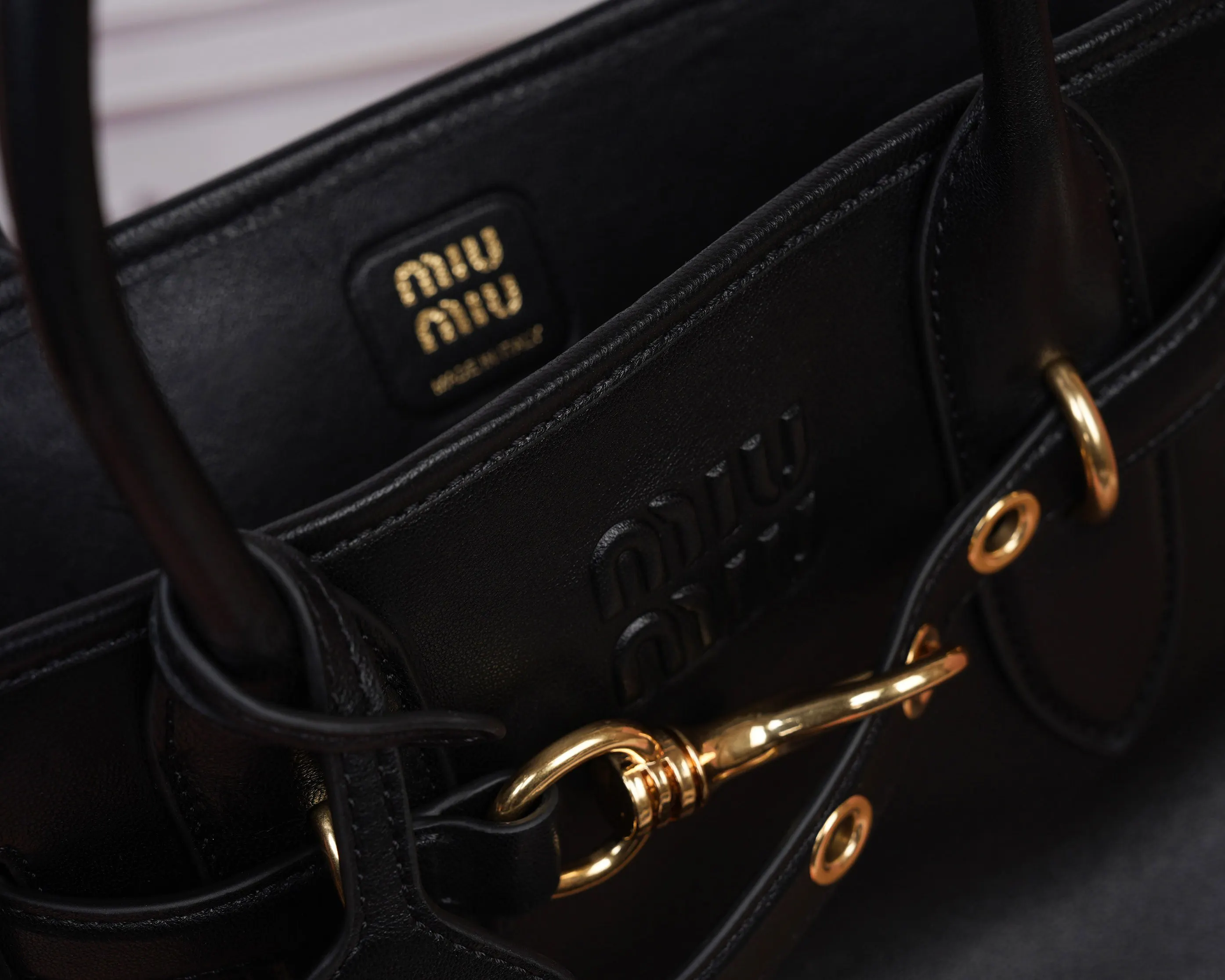 Miu 金色 皮革 單肩包 日常單肩背款