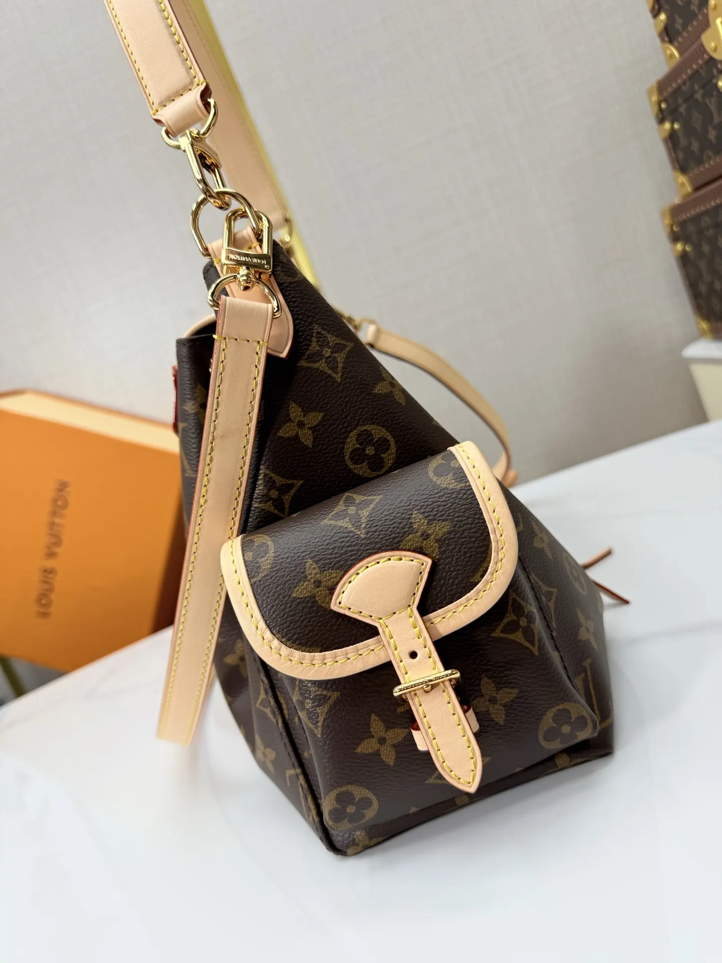 LV 老花 帆布 双肩包 实用双肩款
