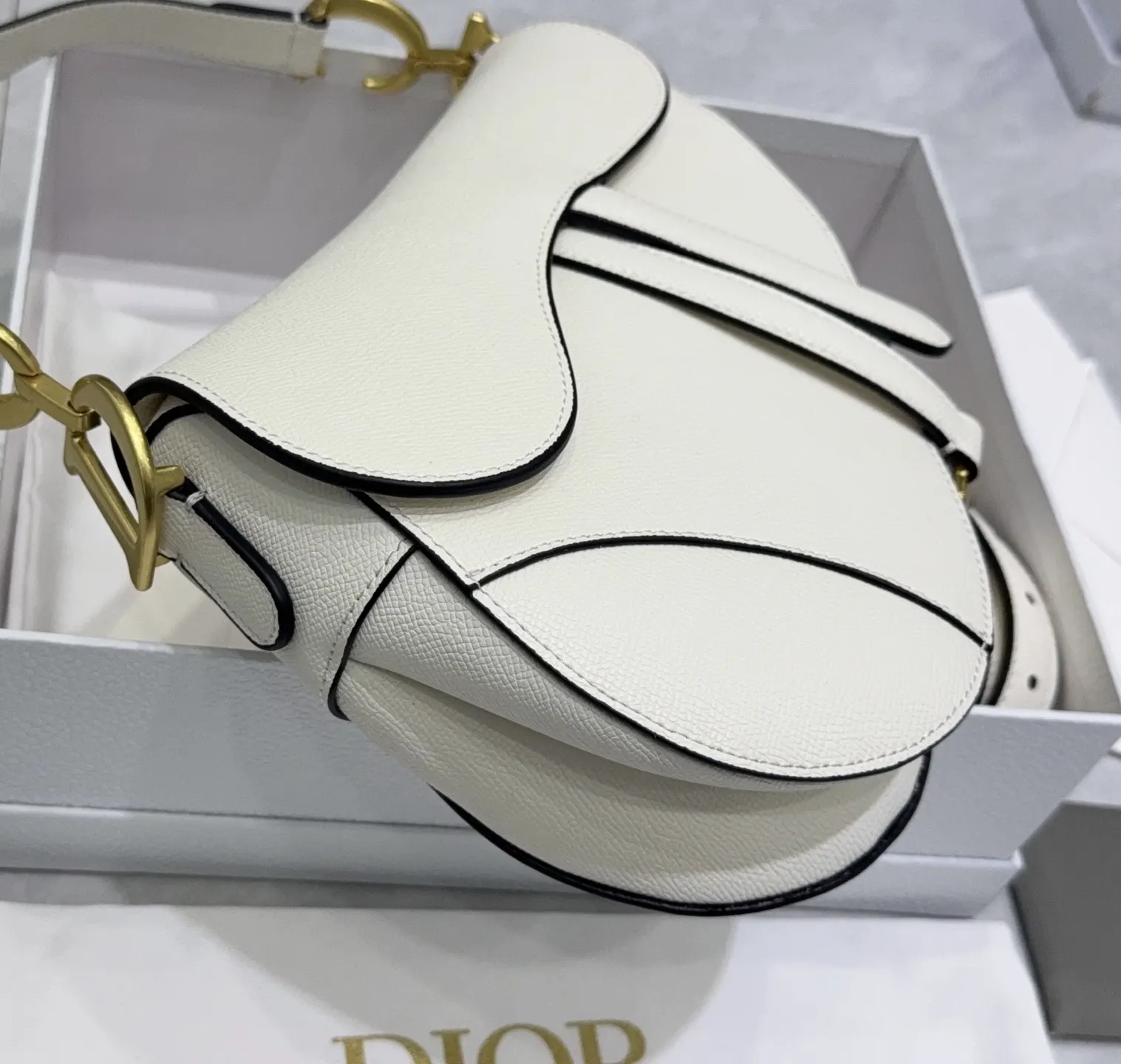Dior 牛皮 斜挎包 轻便斜挎款