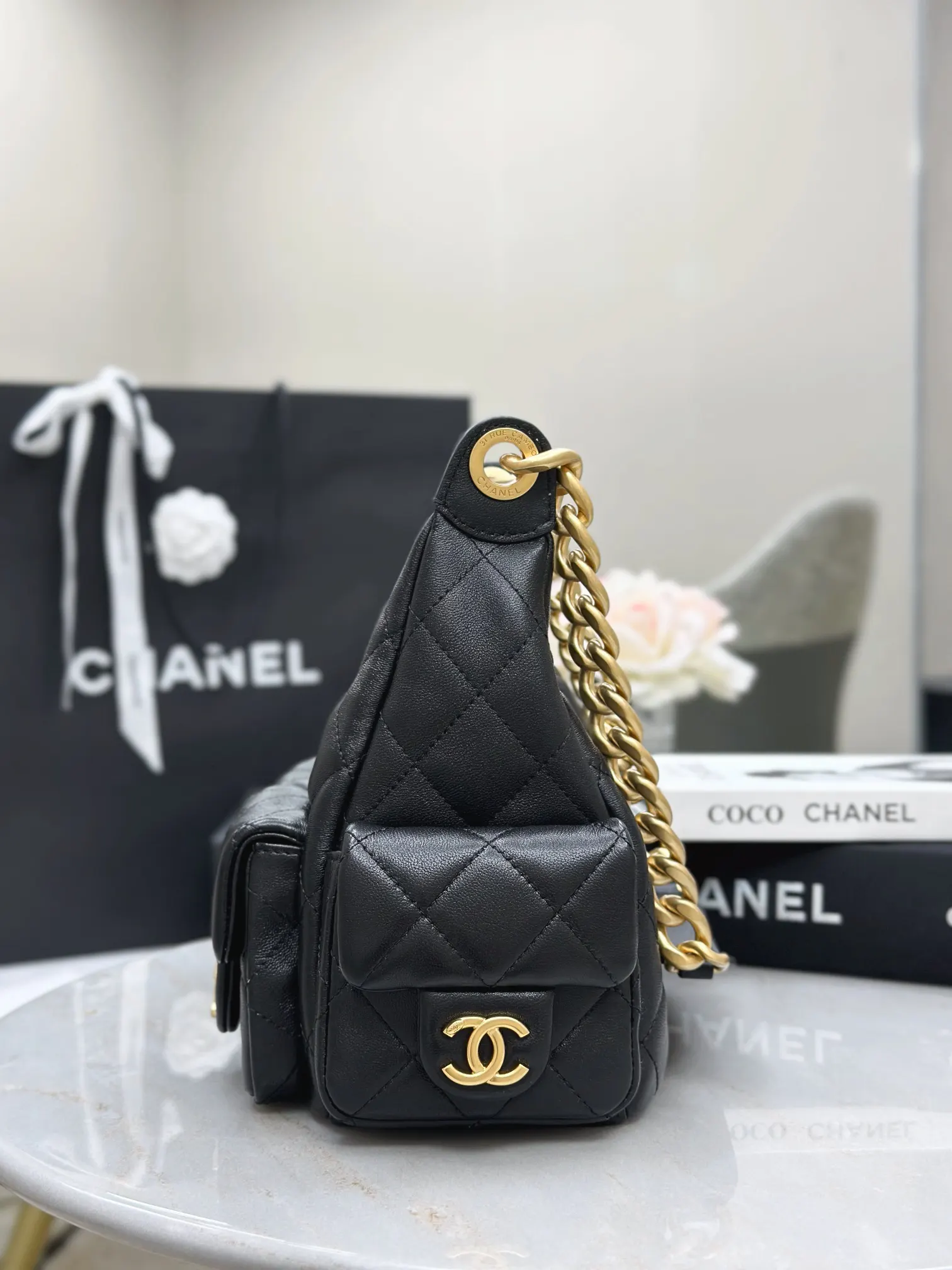Chanel Oil Wax Sheepskin Hobo Underarm Bag One Shoulder Back Image 5 Chanel Oil Wax Sheepskin Hobo Underarm Bag One Shoulder Back Image 5