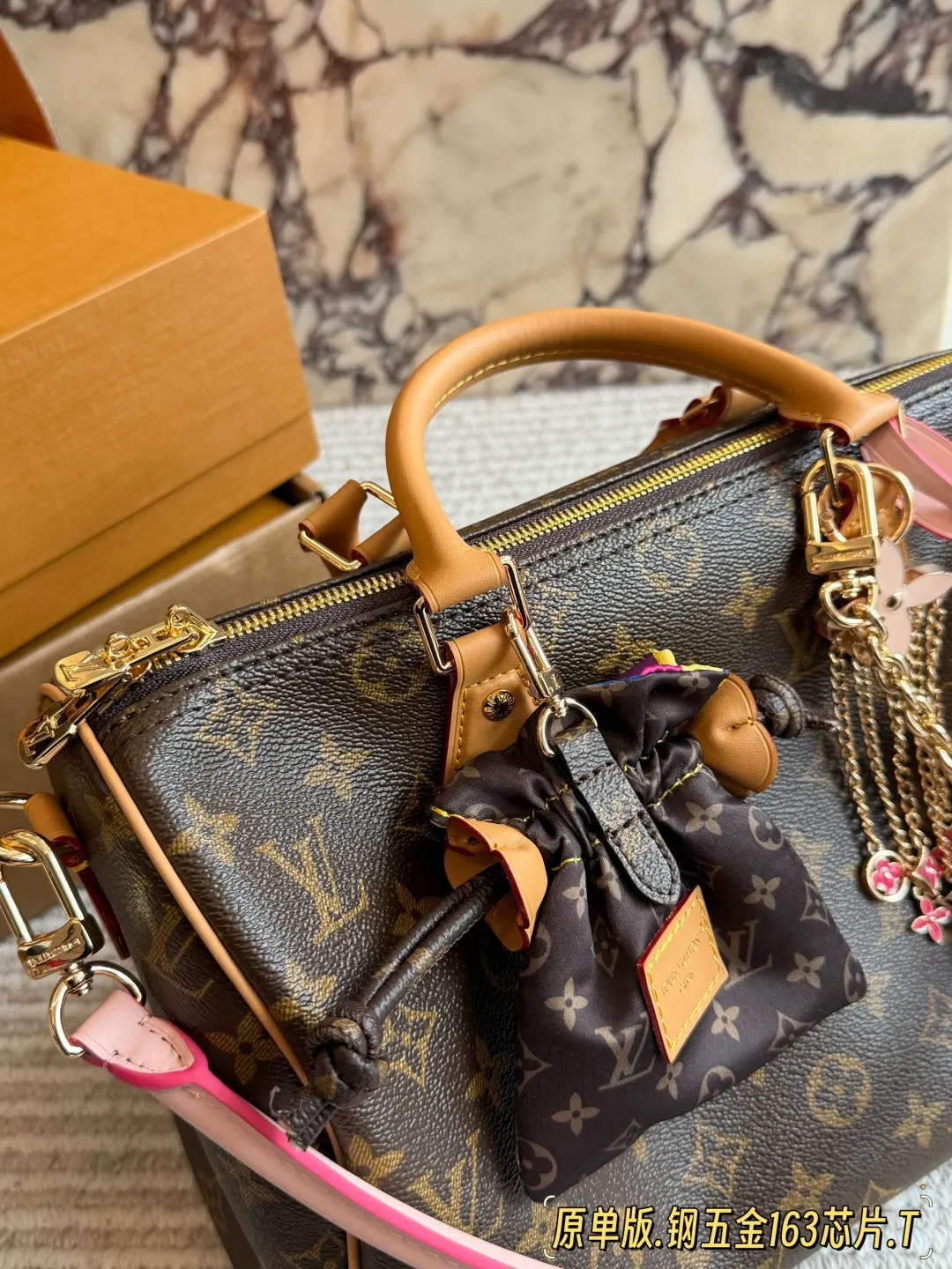 LV Speedy 老花 牛皮 斜挎包 轻便斜挎款