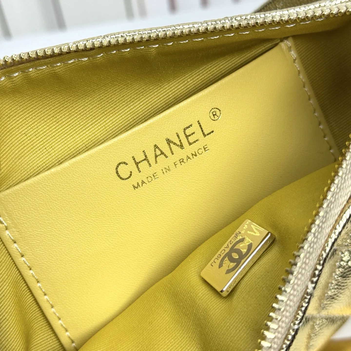 Gold Crossbody Bag Lightweight Versatile Image 9 Gold Crossbody Bag Lightweight Versatile Image 9
