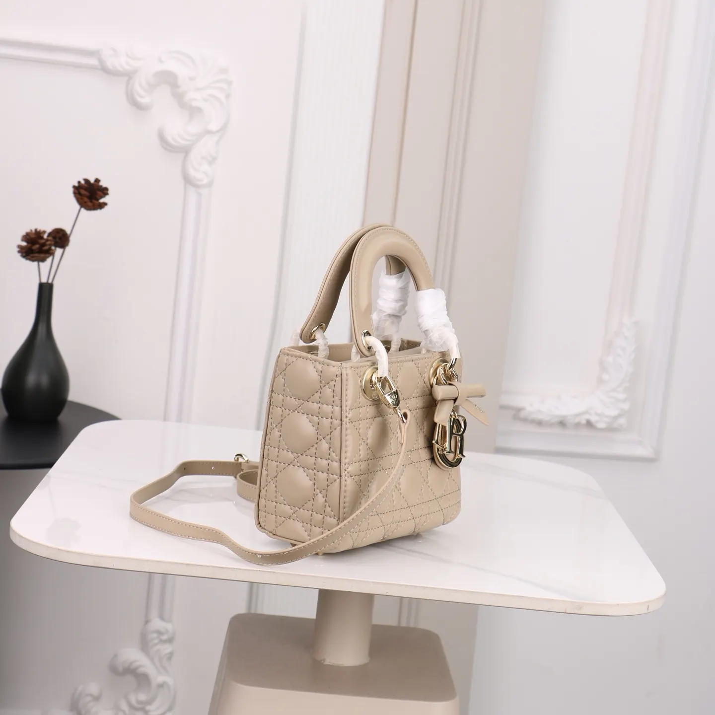 Dior Lady Dior 小号 米色 皮革 手提包