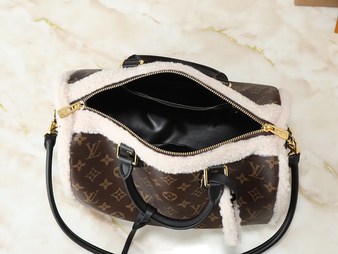 Fashion Item Travel Canvas