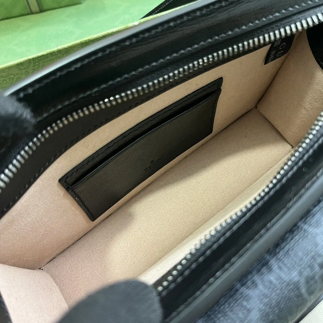 黑色 米色 帆布 饰互扣式标识腰包 休闲腰包款