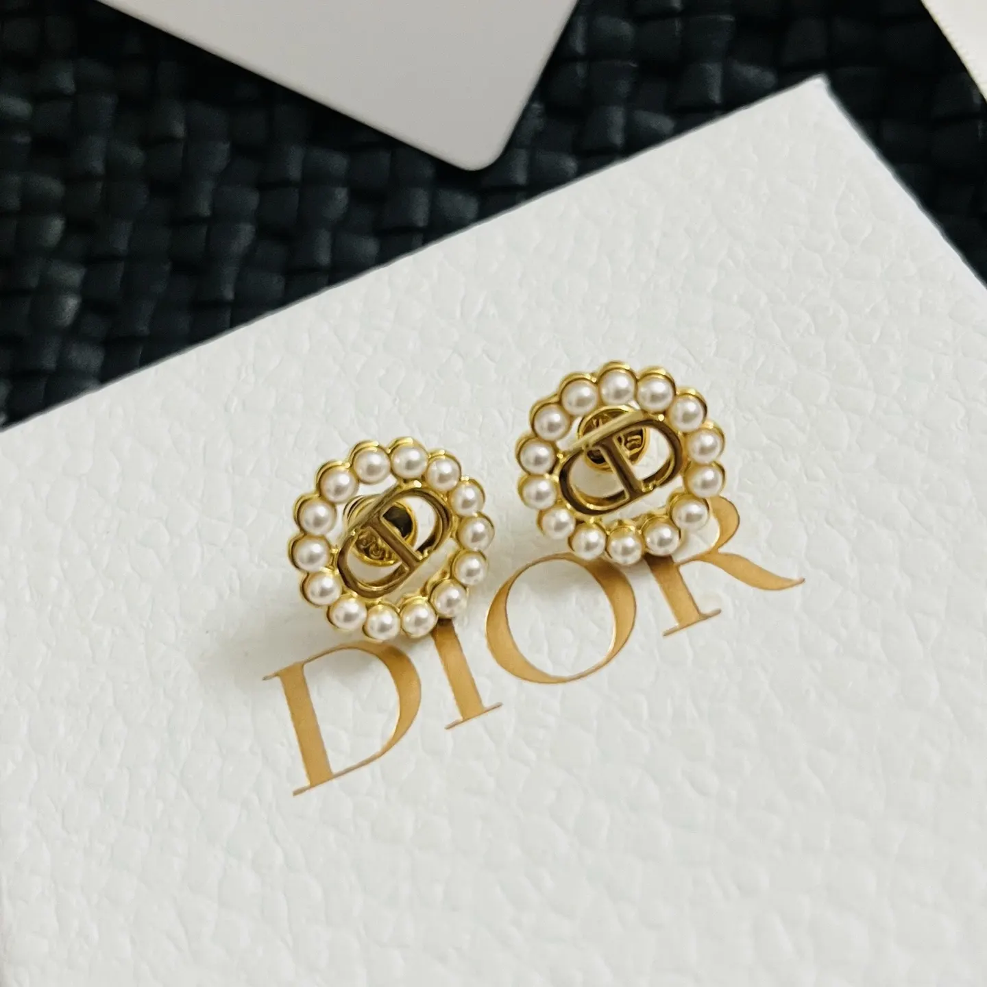 Dior CD金色耳钉 简约精致 耳饰