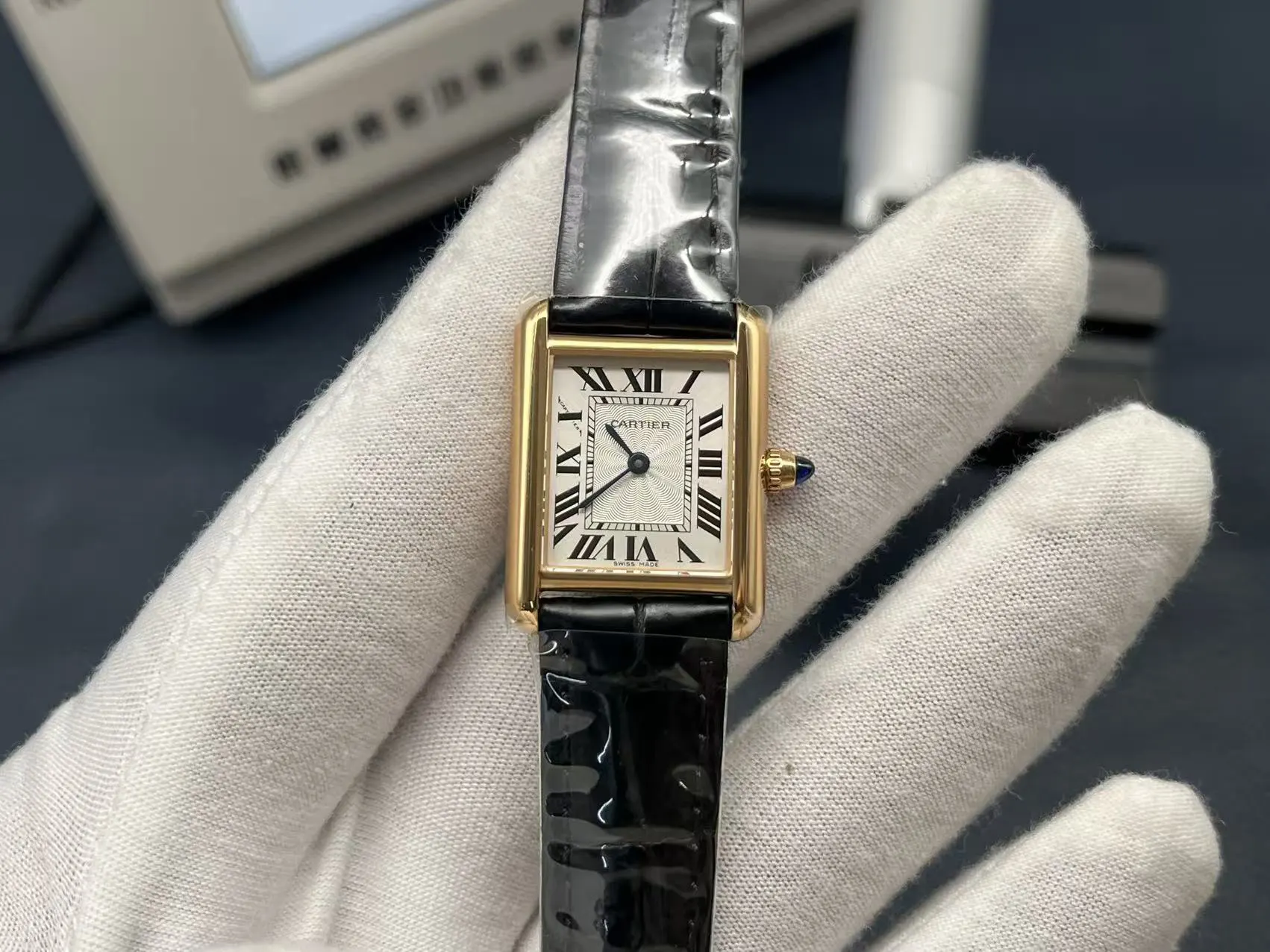 Cartier 鳄鱼皮 手表 经典腕表款