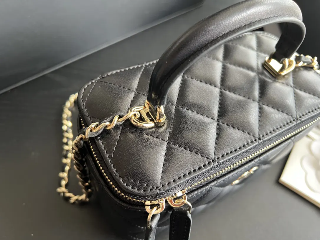 Chanel 19 Bag 黑色羊皮菱格链条包