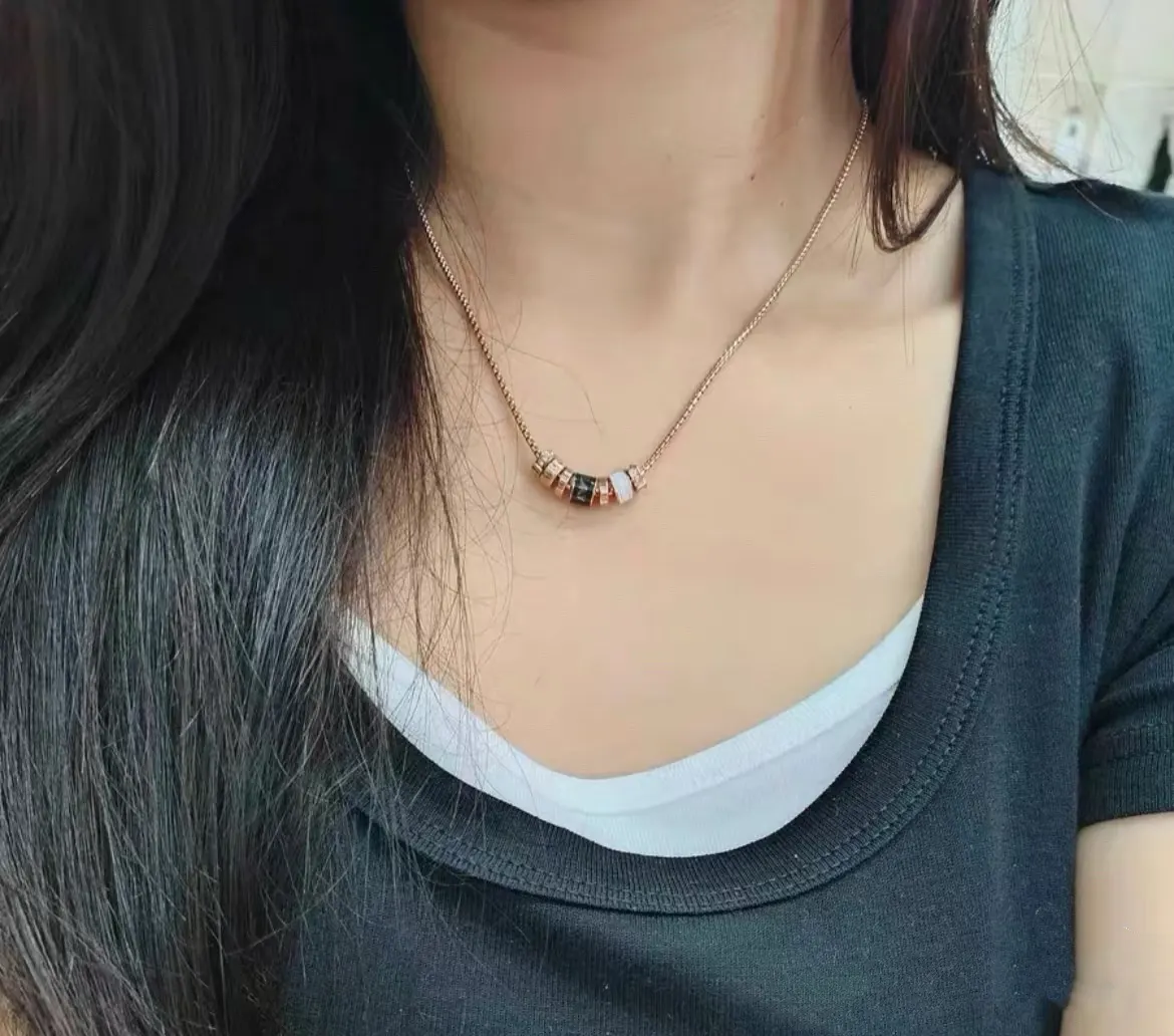 Armani 黑色 白色 项链 精致锁骨链款