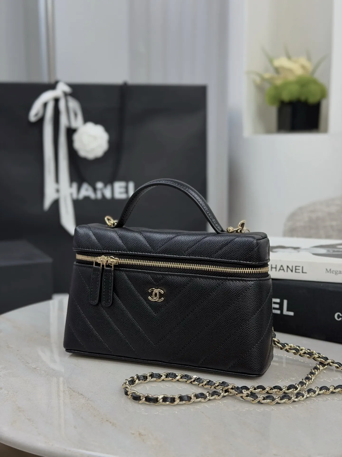 CHANEL 19 Bag 黑色荔枝纹牛皮链条包 单肩斜挎款