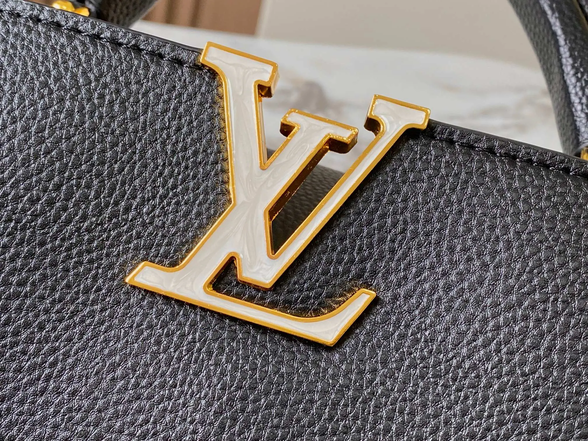 LV Capucines 牛皮 链条包 精致链条款