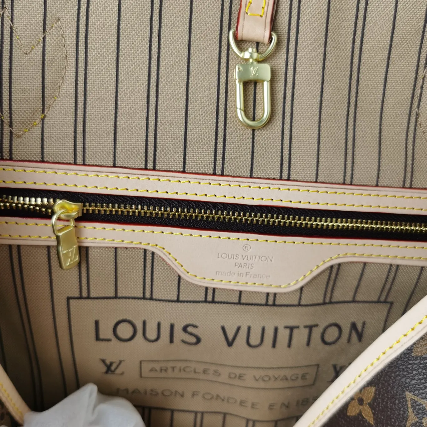 LV Neverfull 老花 牛皮 手拿包 精致手拿款