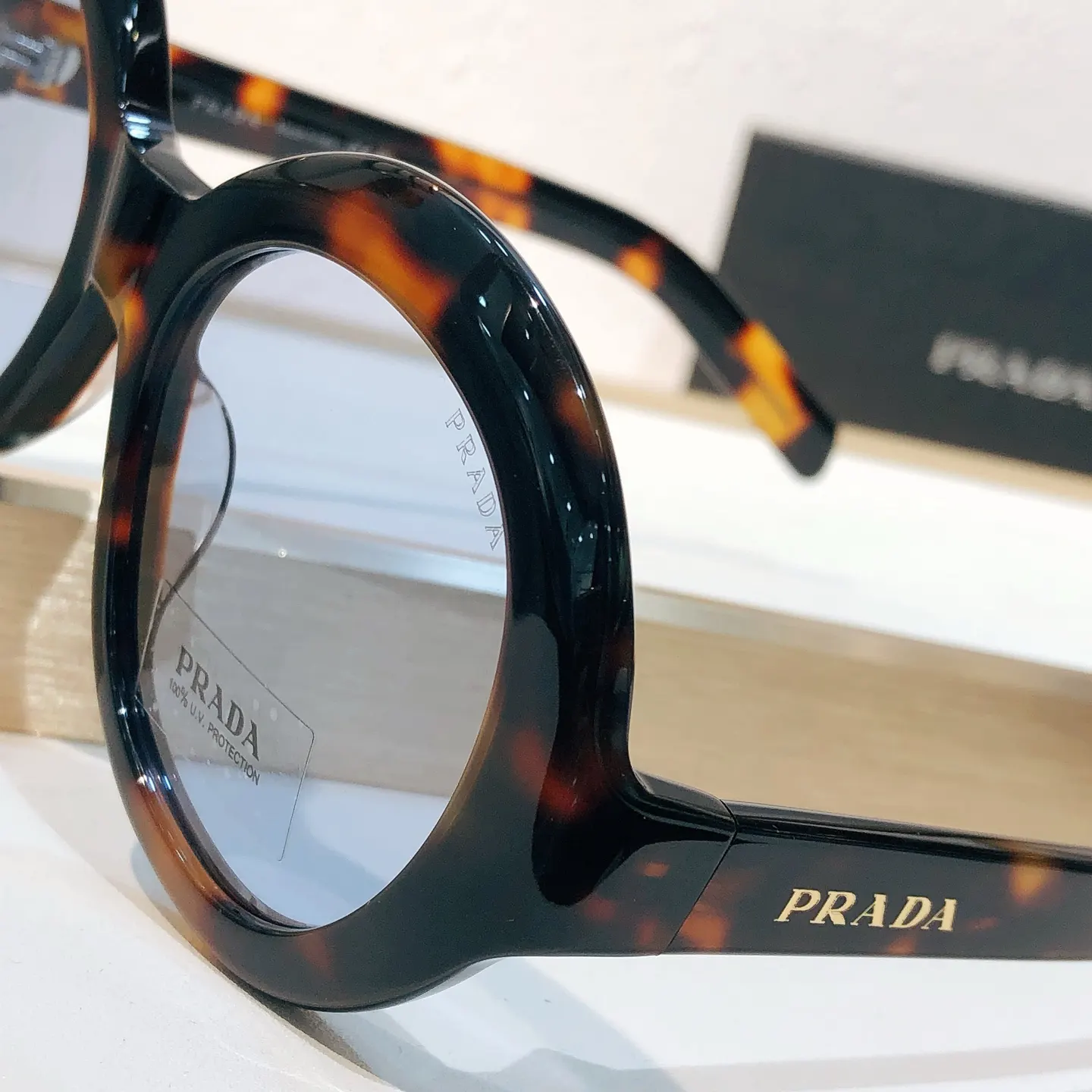 Prada 墨镜 时尚防晒款 款13
