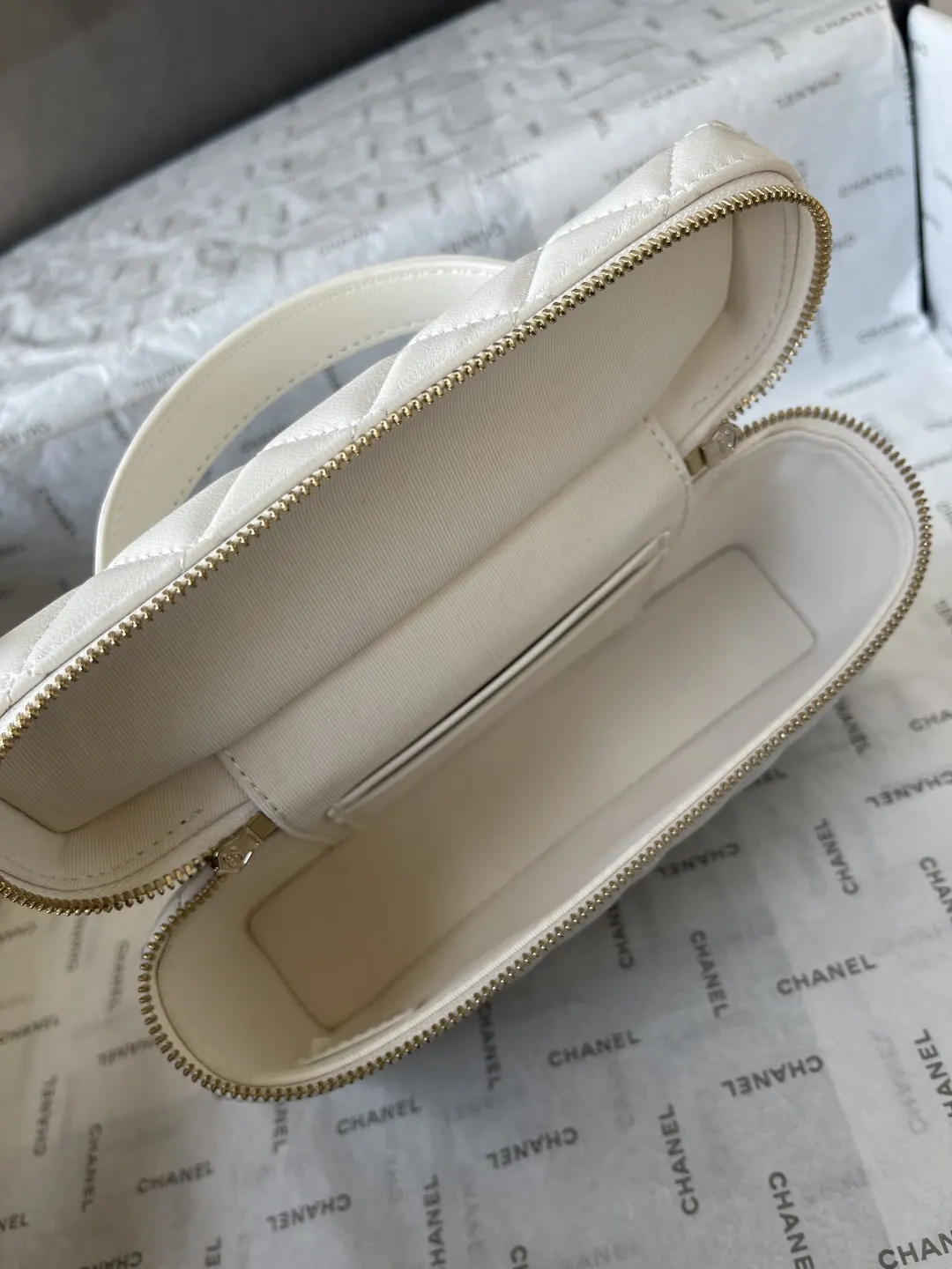 Cosmetic Pouch Image 11 Cosmetic Pouch Image 11