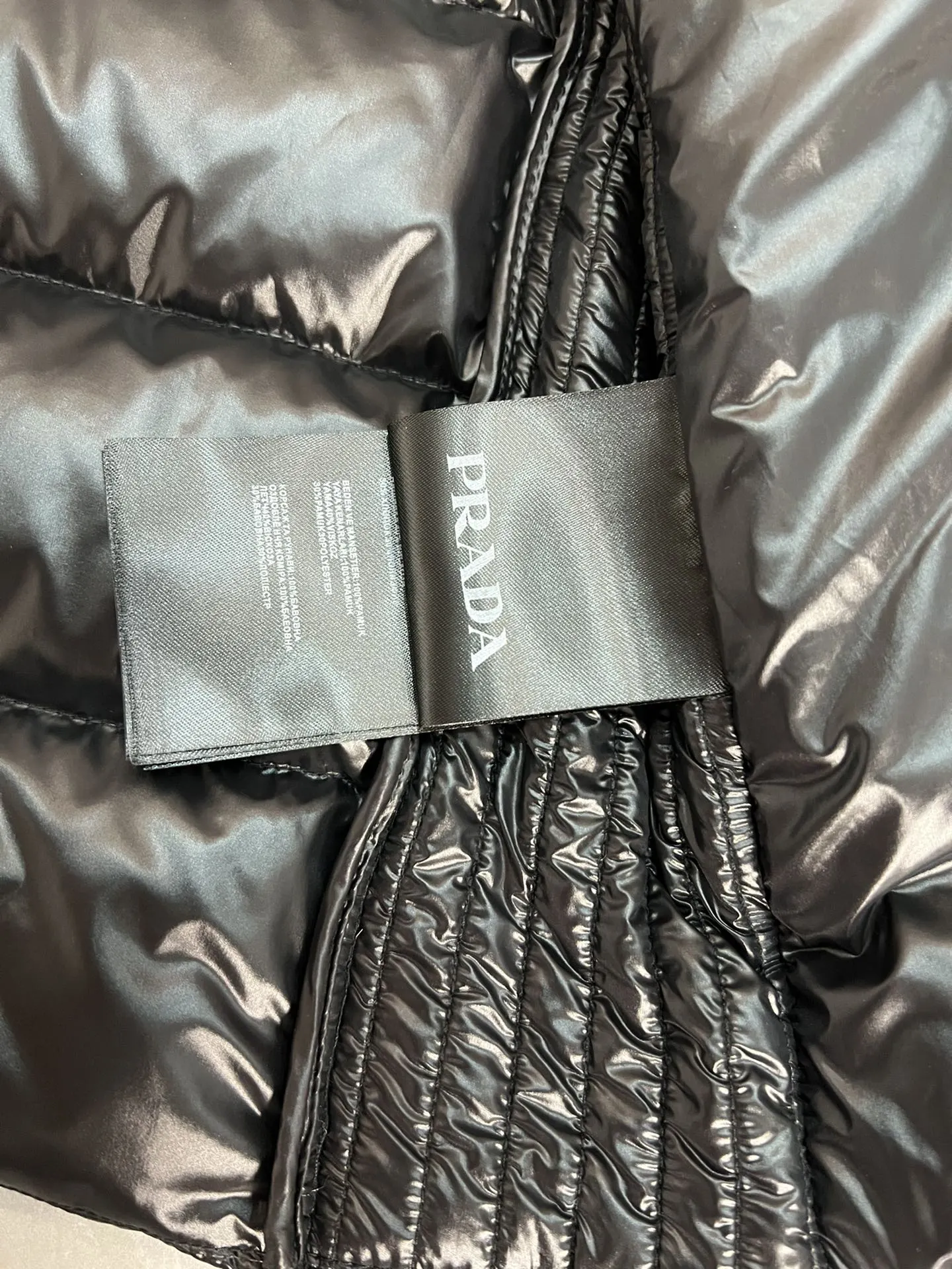 PRADA 三角标 外套 通勤休闲款